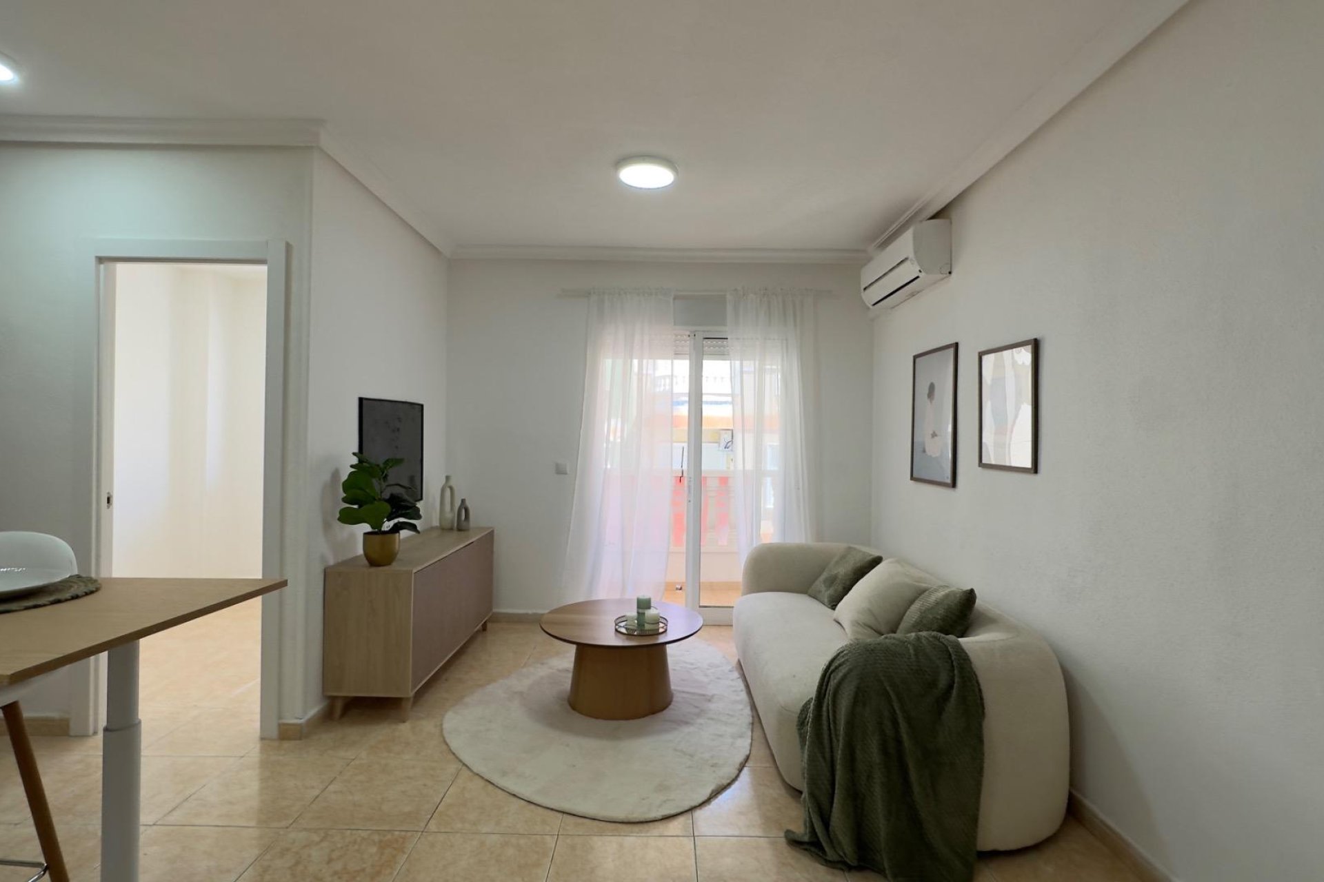Revânzare - Apartament -
Torrevieja - Centro
