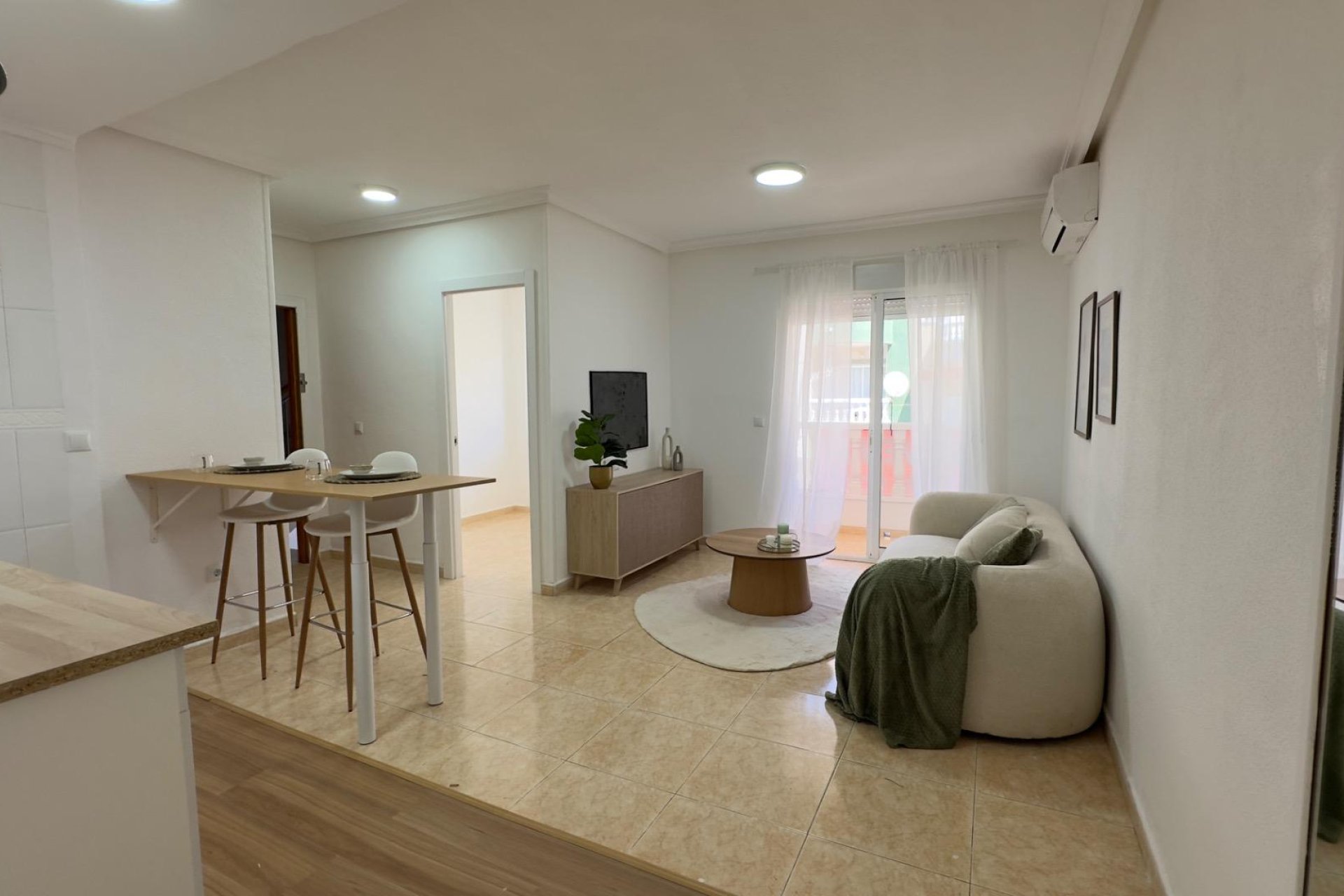 Revânzare - Apartament -
Torrevieja - Centro