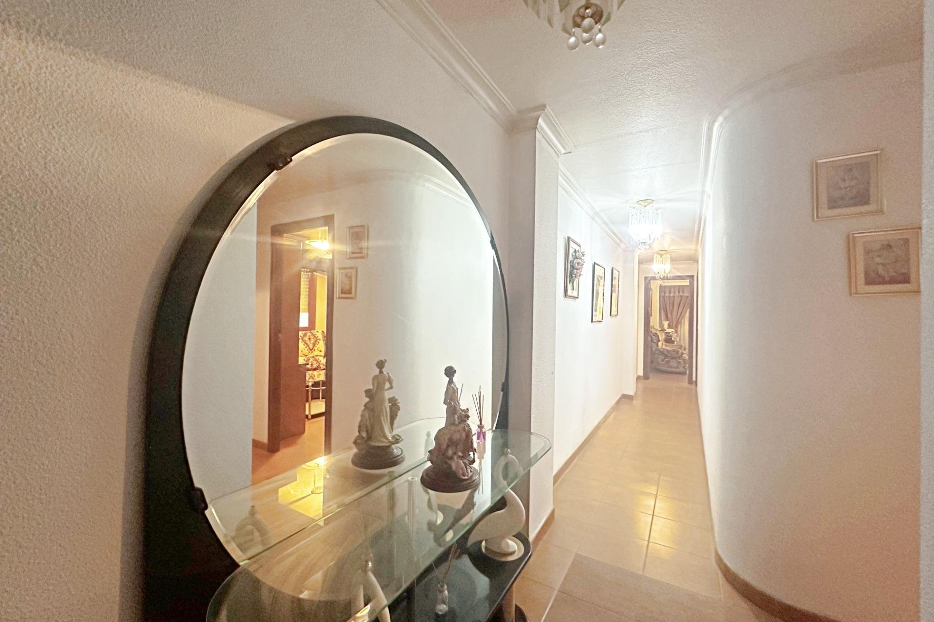 Revânzare - Apartament -
Torrevieja - Centro
