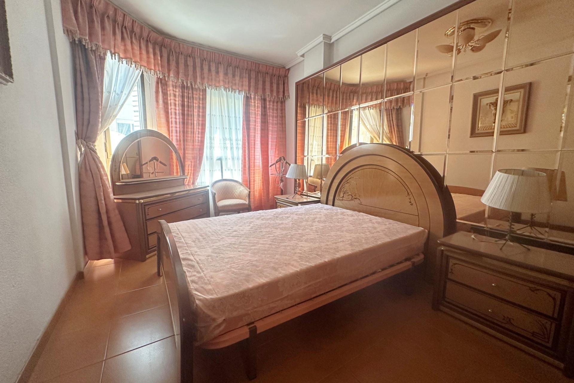 Revânzare - Apartament -
Torrevieja - Centro