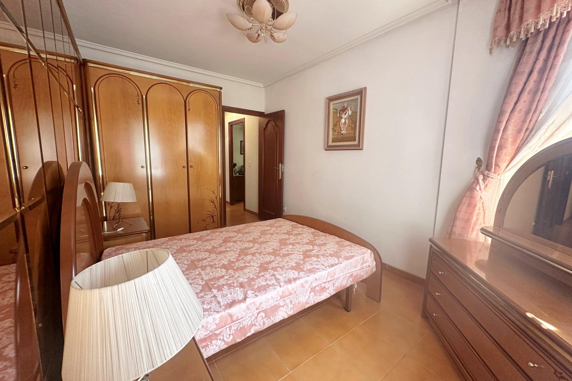 Revânzare - Apartament -
Torrevieja - Centro