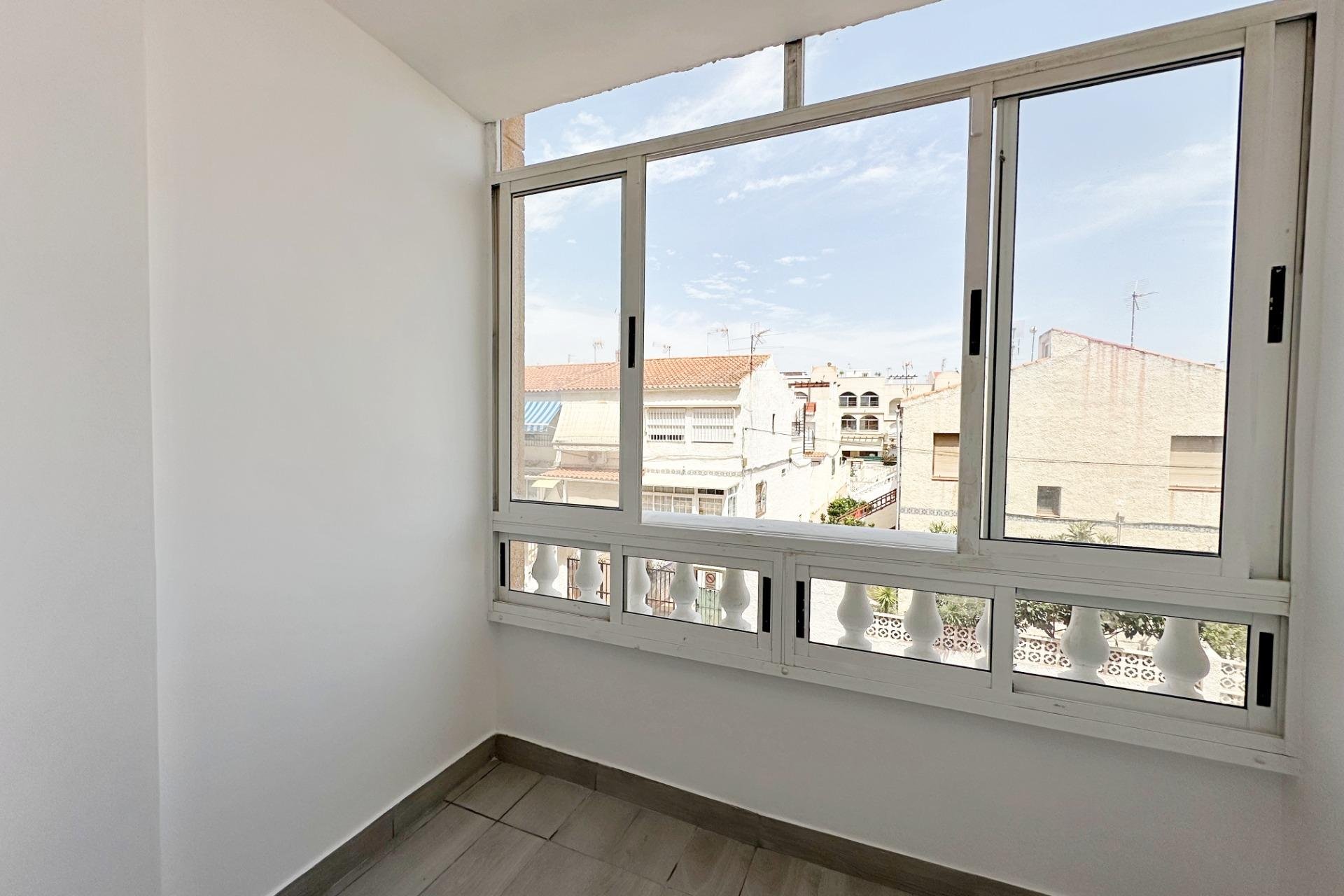 Revânzare - Apartament -
Torrevieja - Centro