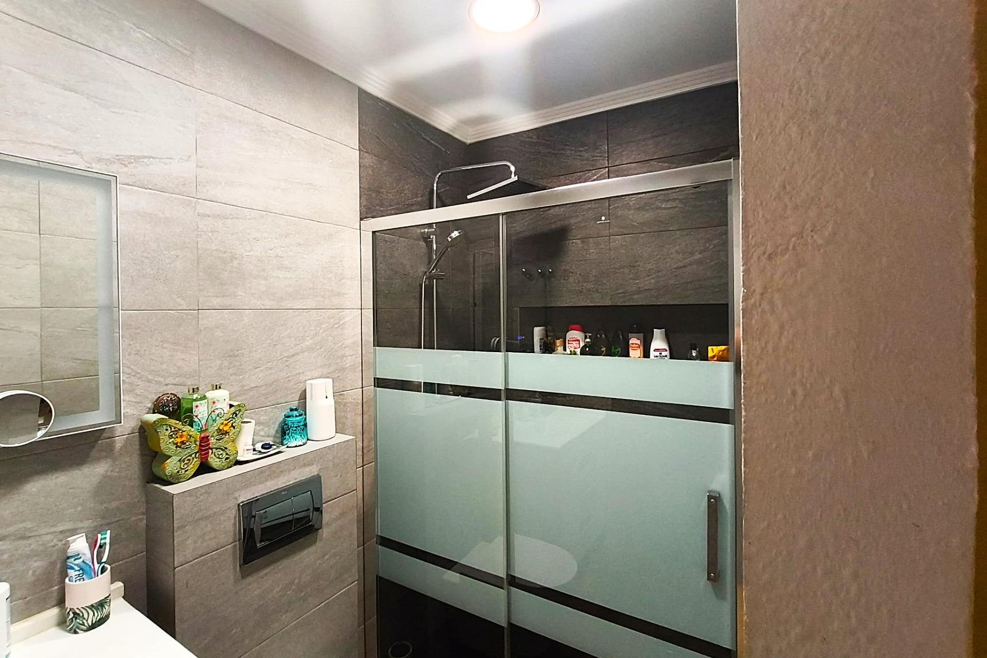 Revânzare - Apartament -
Torrevieja - Centro
