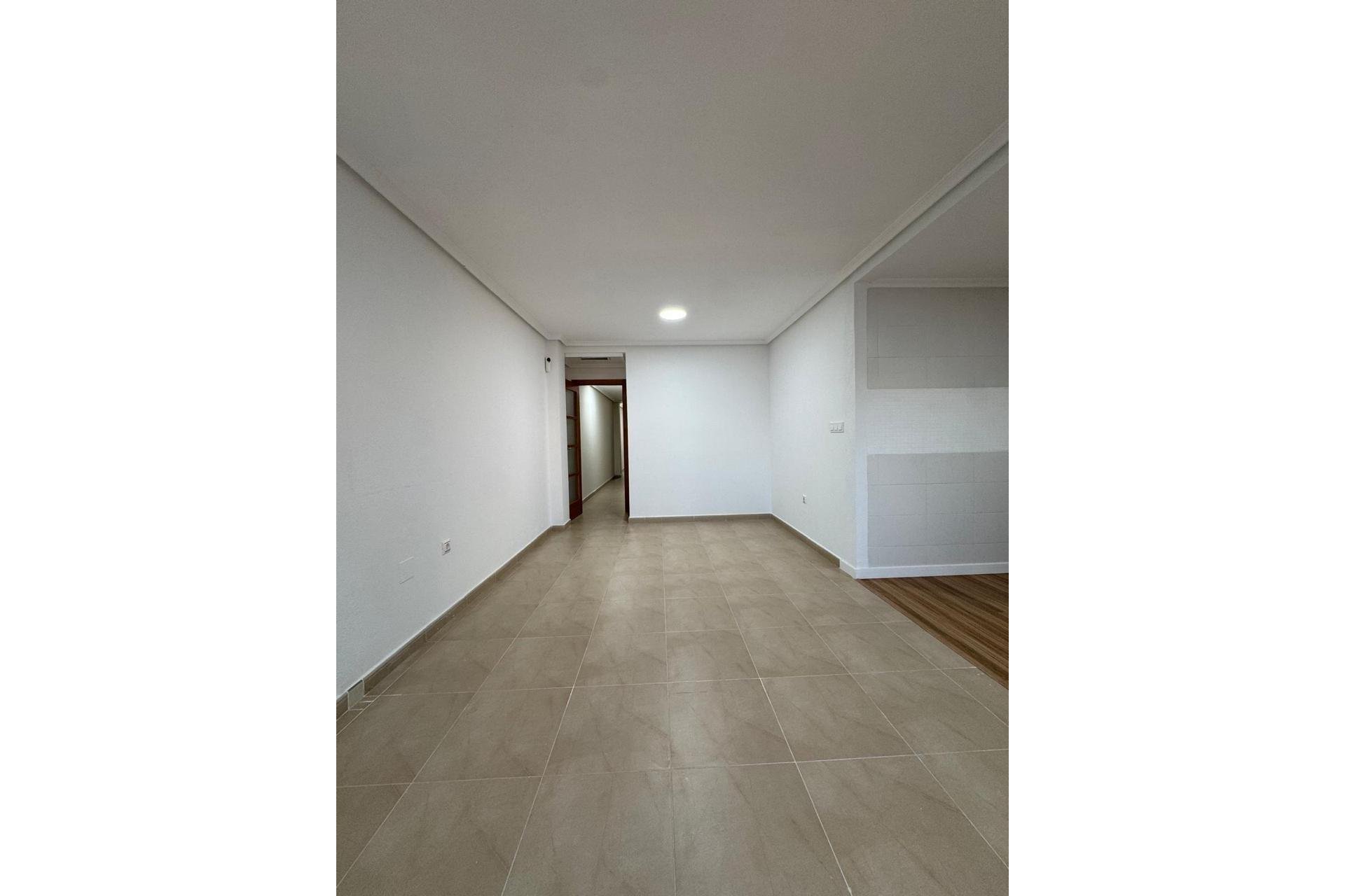Revânzare - Apartament -
Torrevieja - Centro