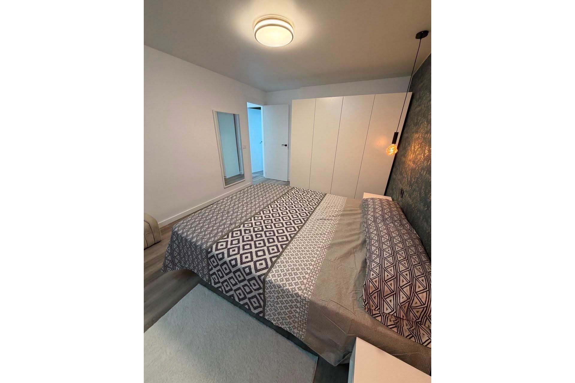 Revânzare - Apartament -
Torrevieja - Centro