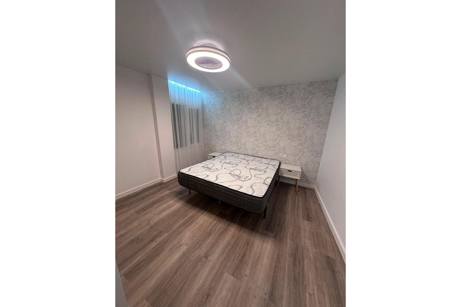 Revânzare - Apartament -
Torrevieja - Centro