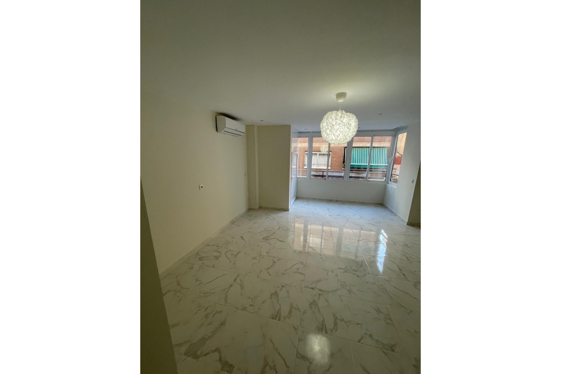 Revânzare - Apartament -
Torrevieja - Costa Blanca