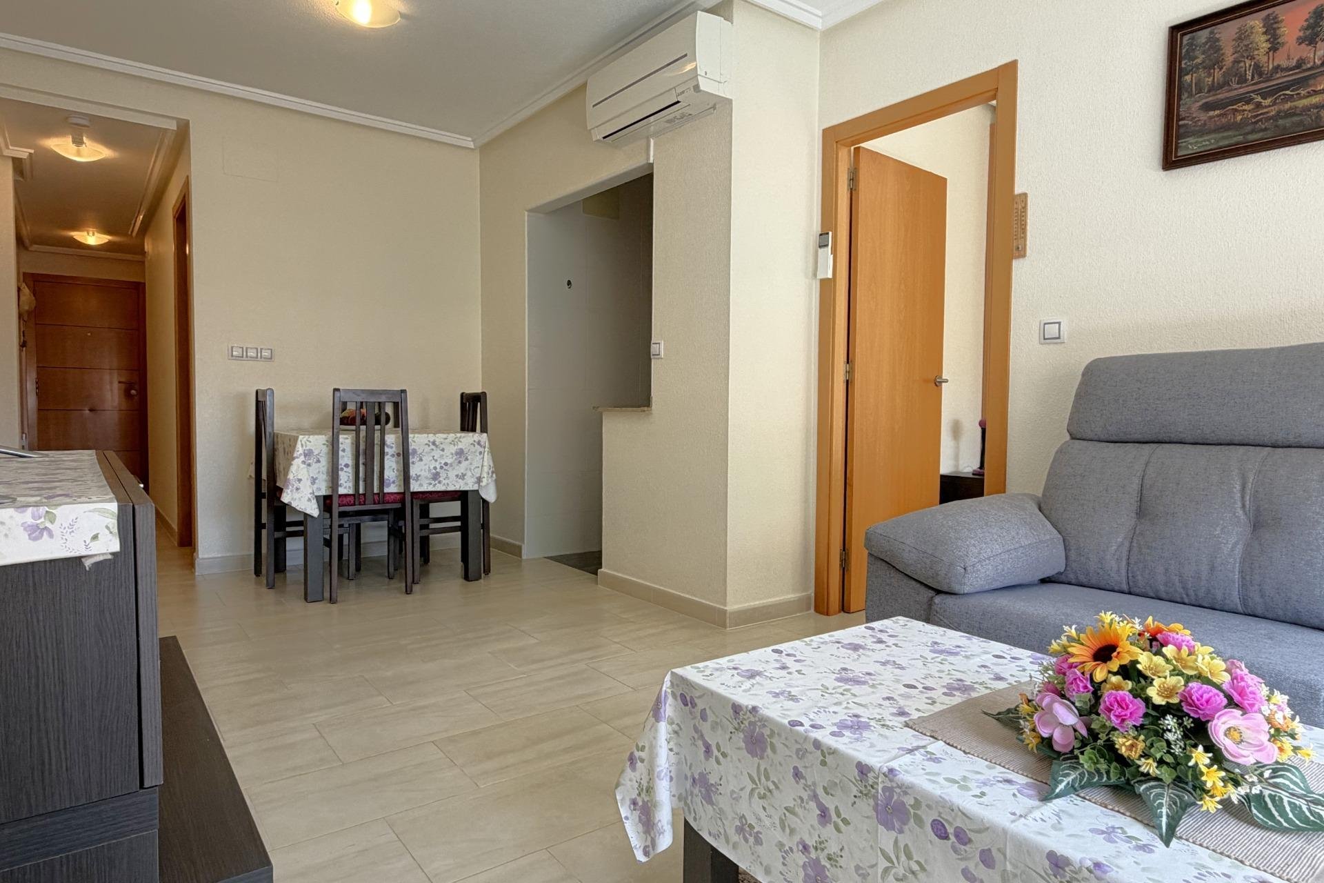 Revânzare - Apartament -
Torrevieja - El Molino