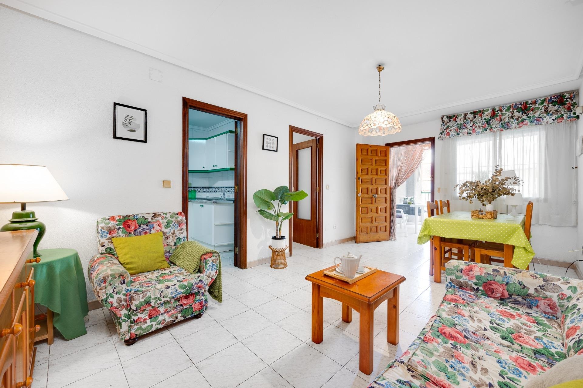 Revânzare - Apartament -
Torrevieja - Estacion De Autobuses