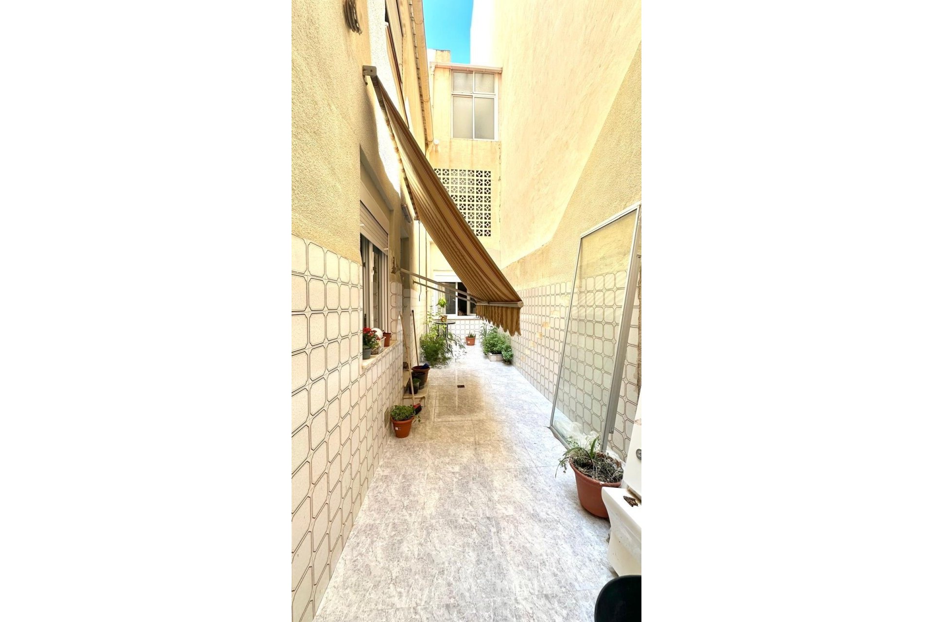 Revânzare - Apartament -
Torrevieja - Estacion De Autobuses