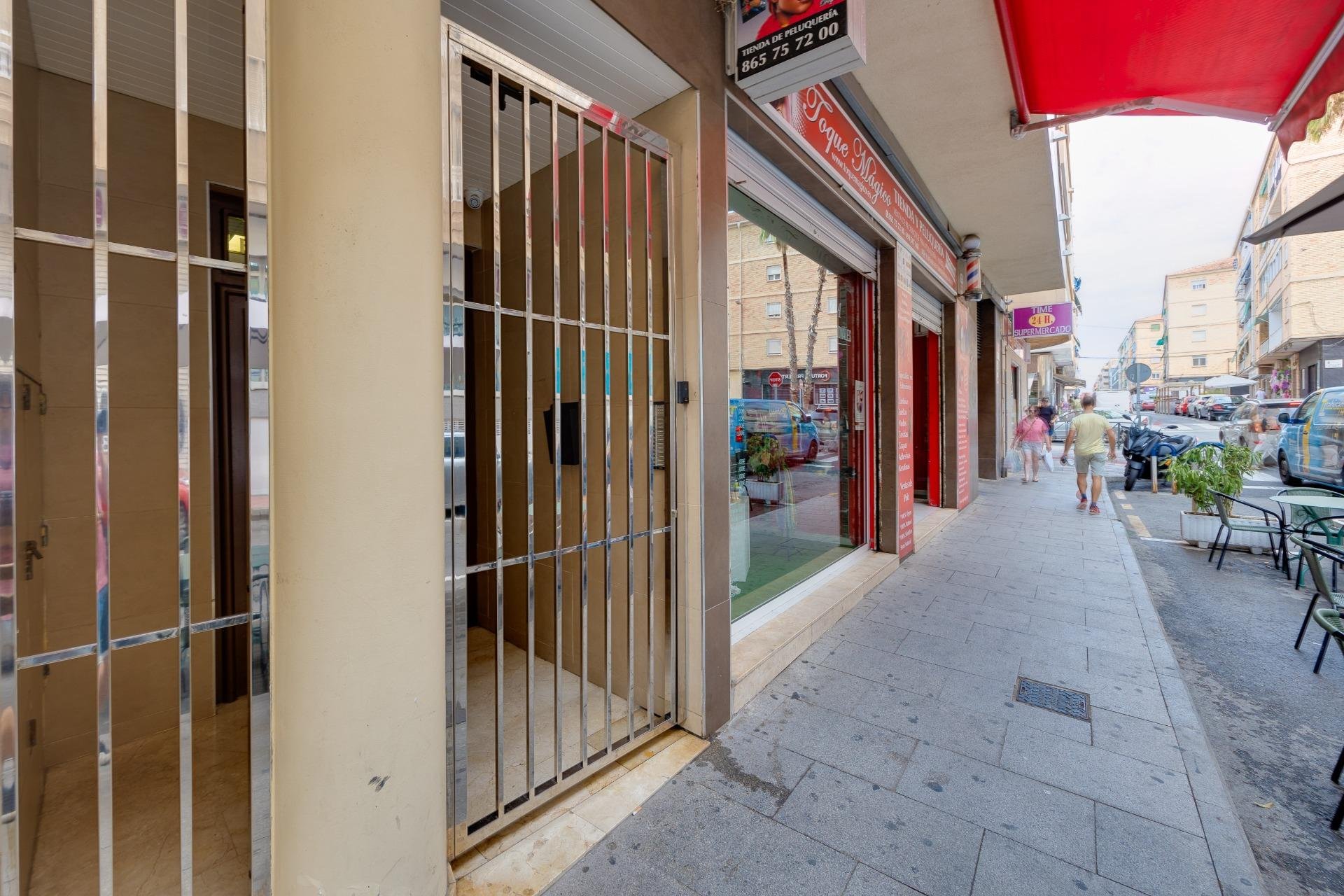 Revânzare - Apartament -
Torrevieja - Estacion De Autobuses