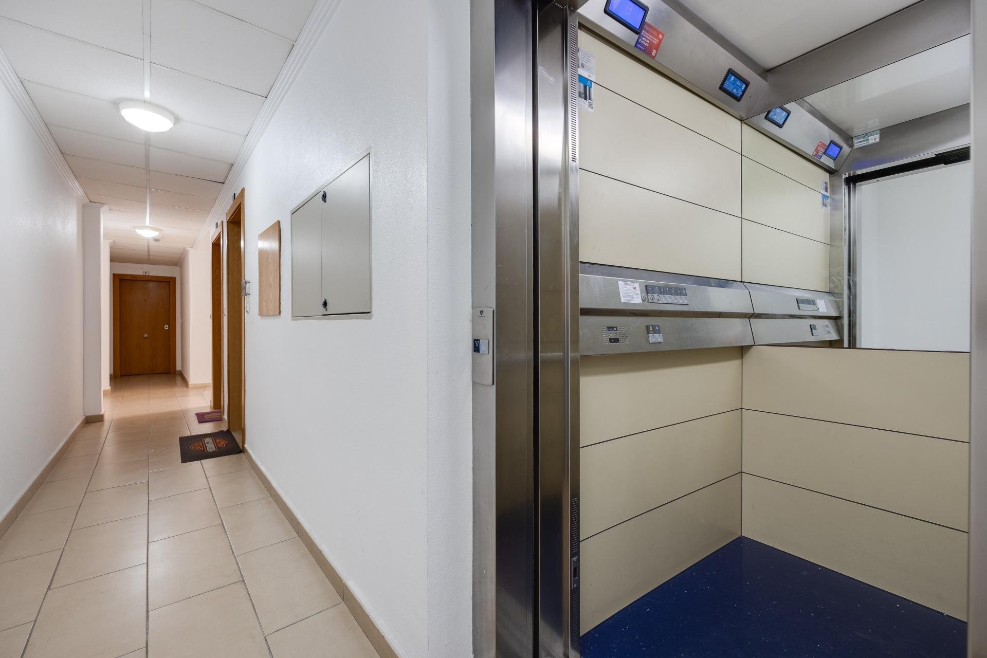 Revânzare - Apartament -
Torrevieja - Estacion De Autobuses