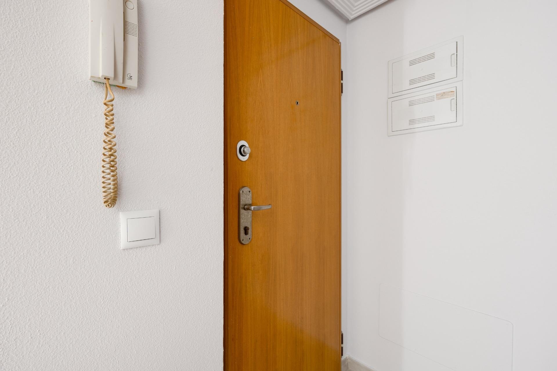 Revânzare - Apartament -
Torrevieja - Estacion De Autobuses