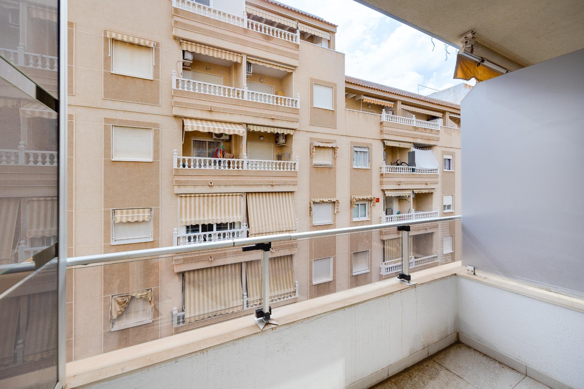 Revânzare - Apartament -
Torrevieja - Estacion De Autobuses