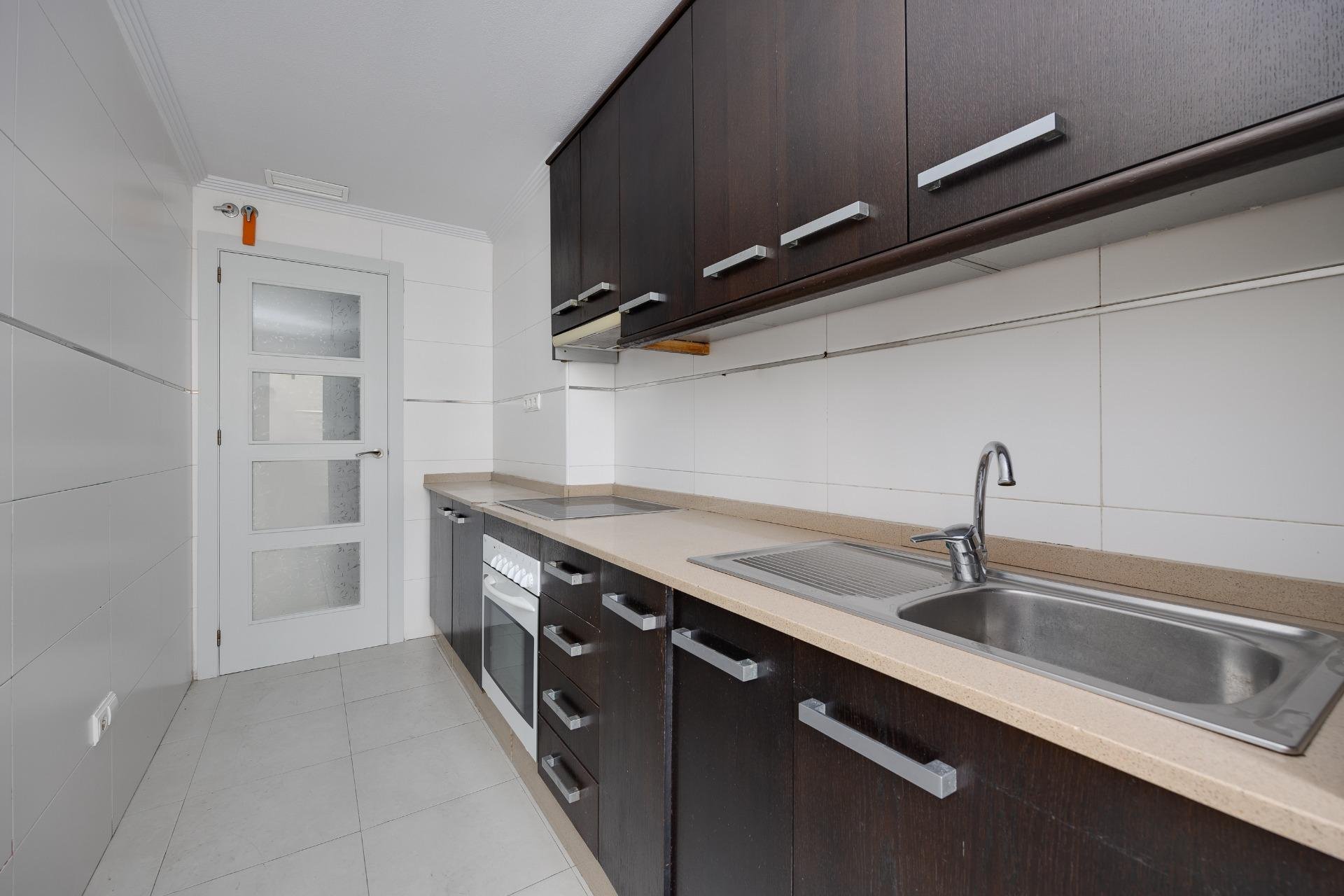 Revânzare - Apartament -
Torrevieja - Estacion De Autobuses