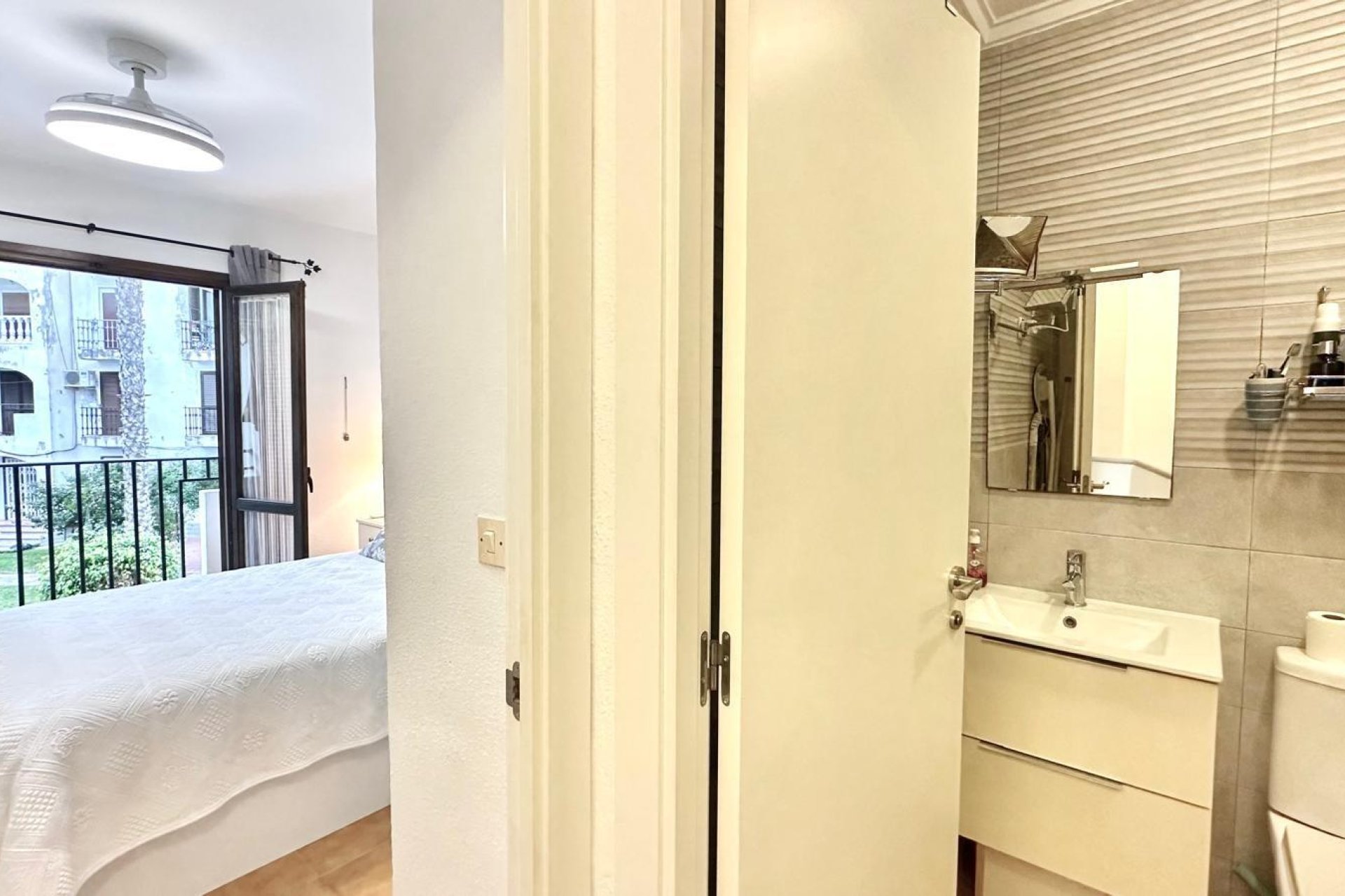 Revânzare - Apartament -
Torrevieja - Estacion De Autobuses