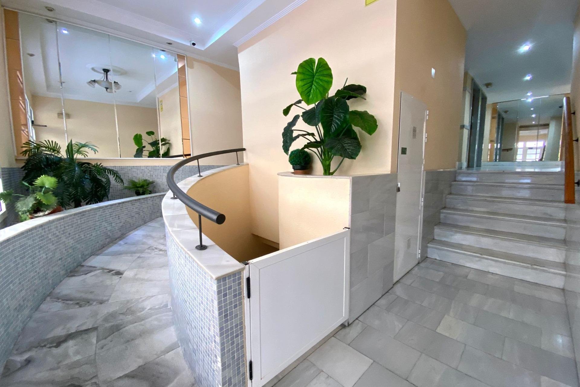 Revânzare - Apartament -
Torrevieja - Estacion De Autobuses