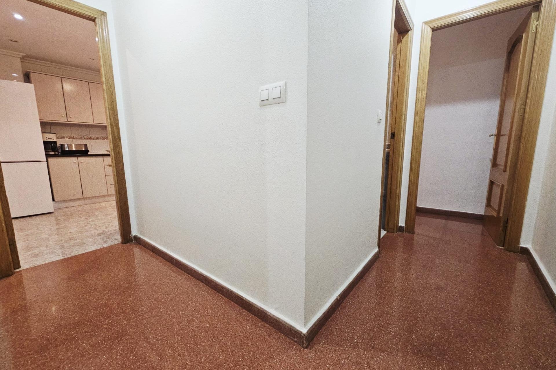 Revânzare - Apartament -
Torrevieja - Estacion De Autobuses