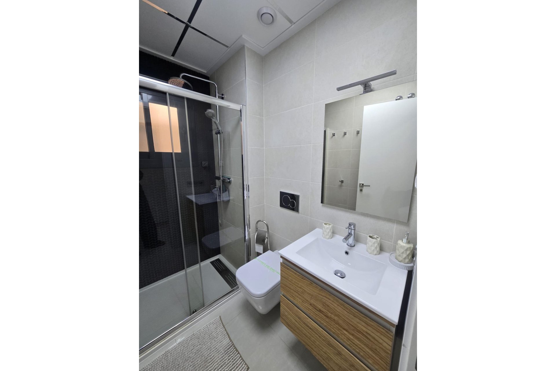 Revânzare - Apartament -
Torrevieja - Estacion De Autobuses