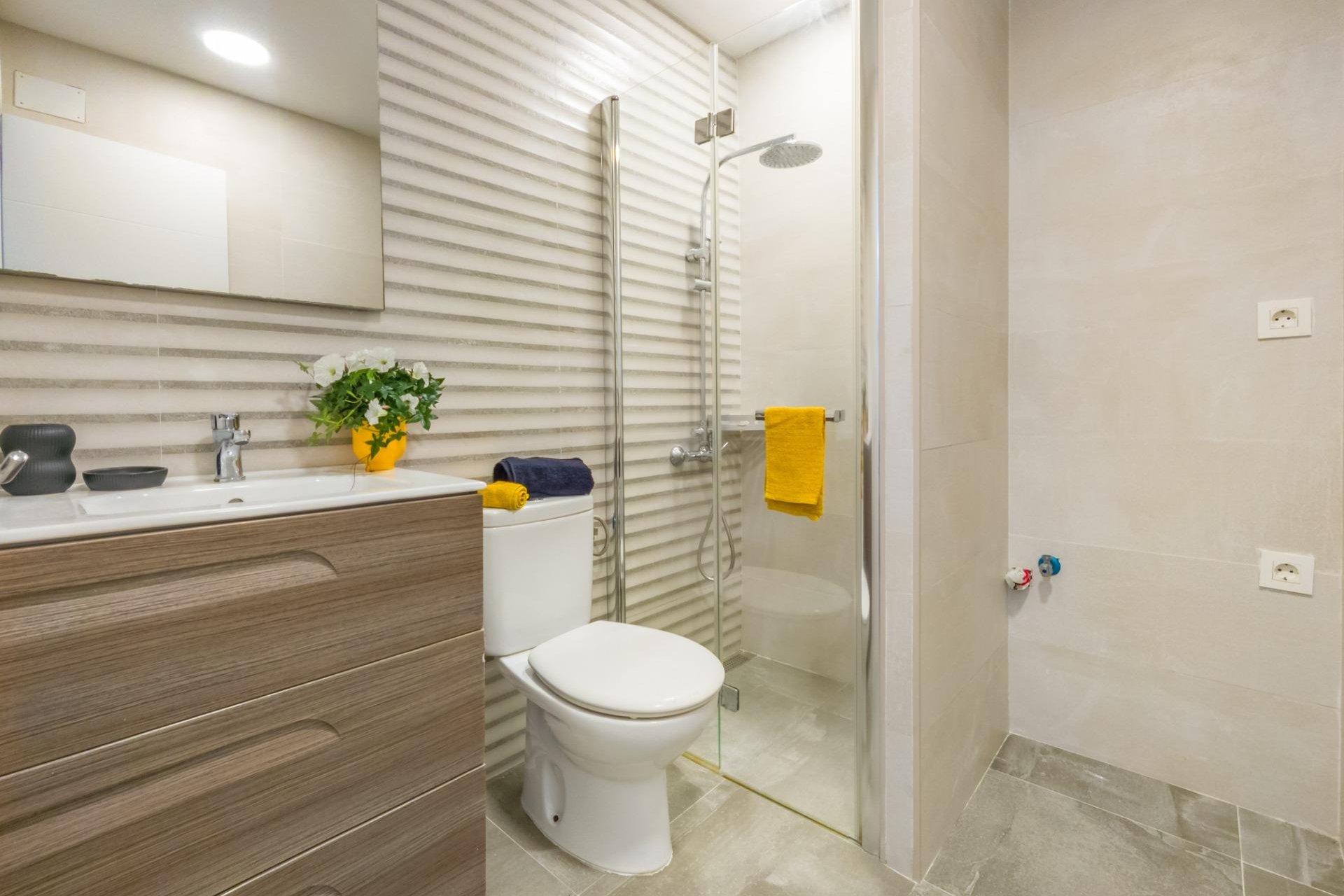 Revânzare - Apartament -
Torrevieja - Estacion De Autobuses