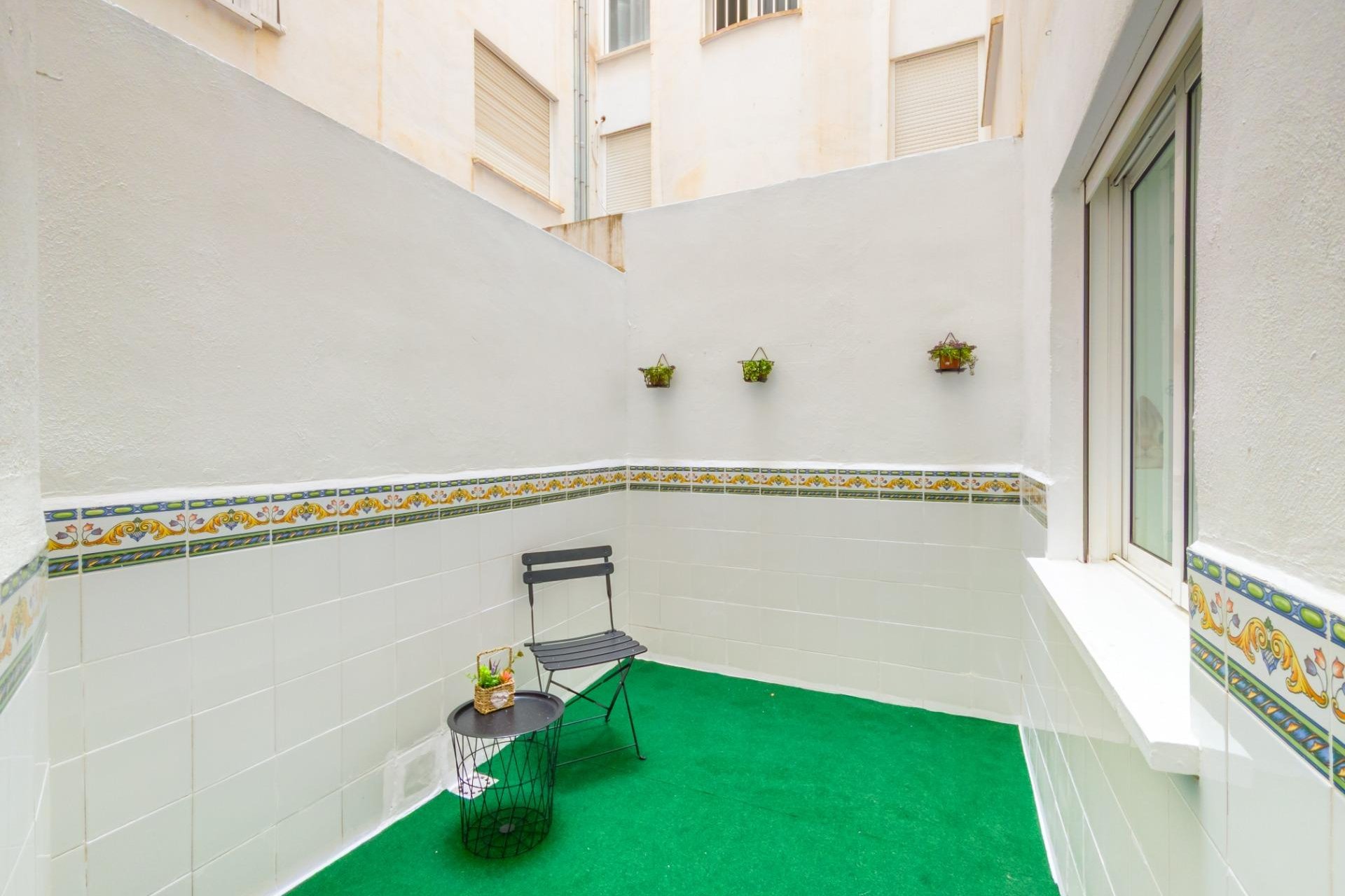 Revânzare - Apartament -
Torrevieja - Estacion De Autobuses