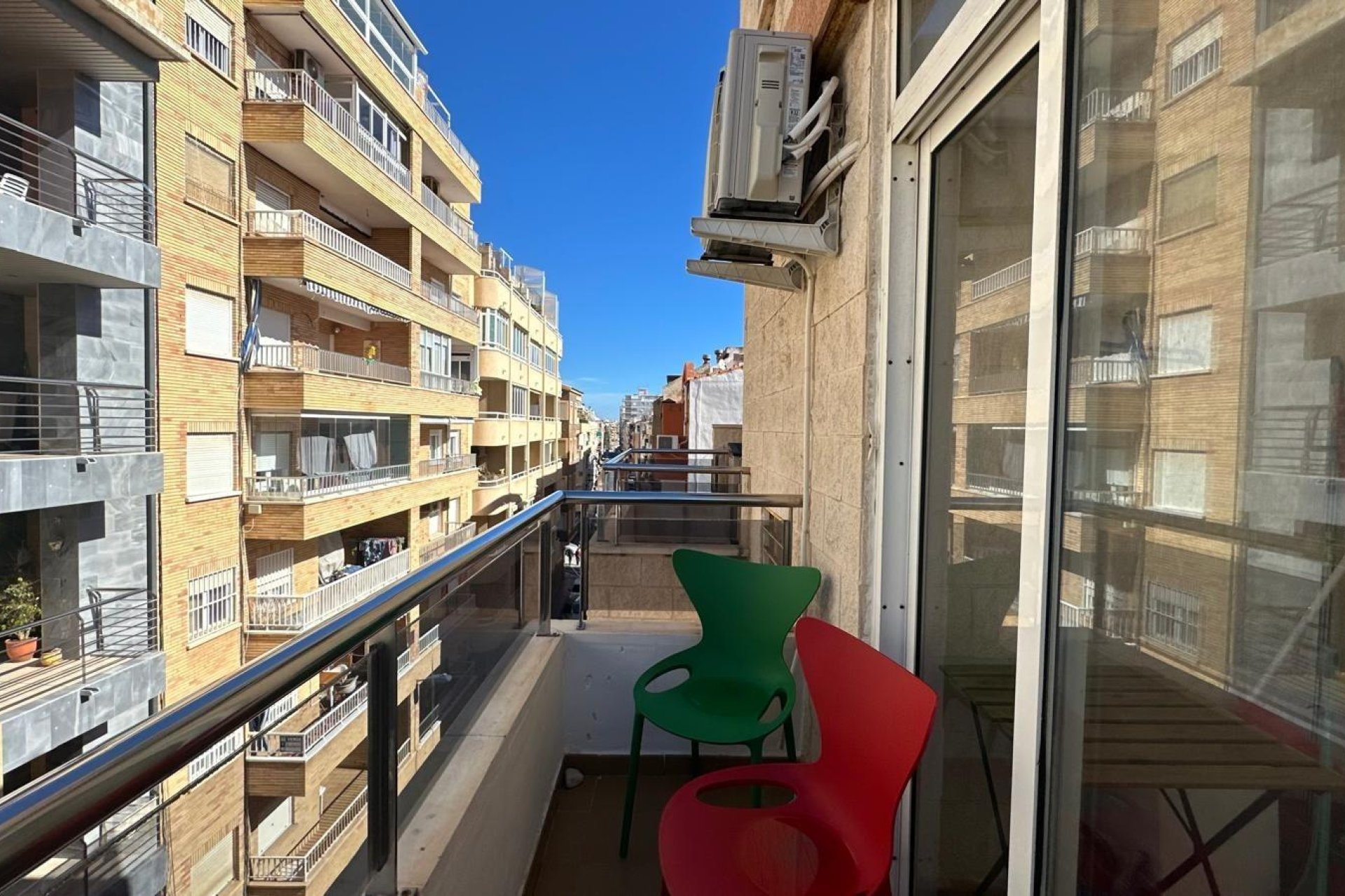 Revânzare - Apartament -
Torrevieja - Estacion De Autobuses