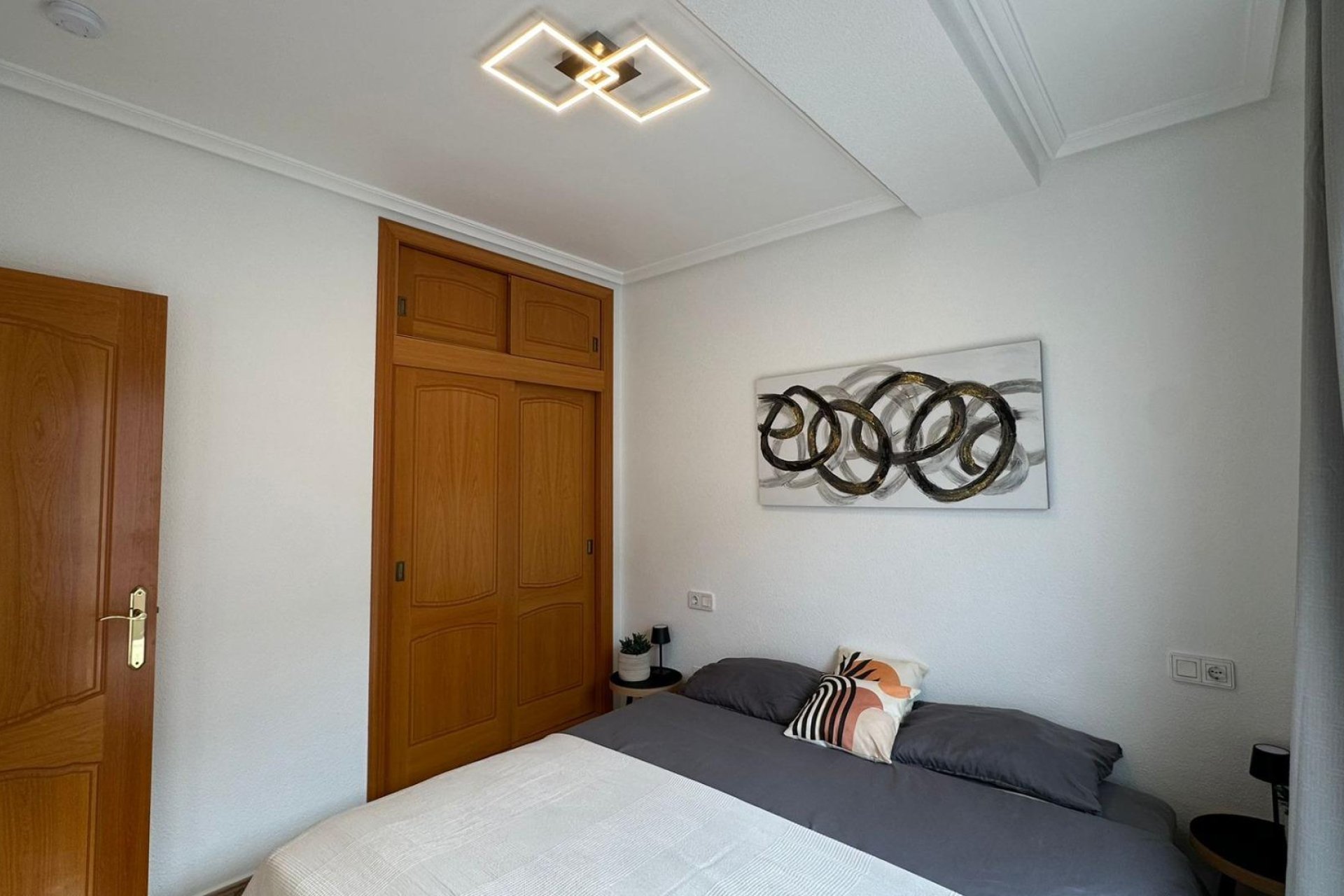 Revânzare - Apartament -
Torrevieja - Estacion De Autobuses