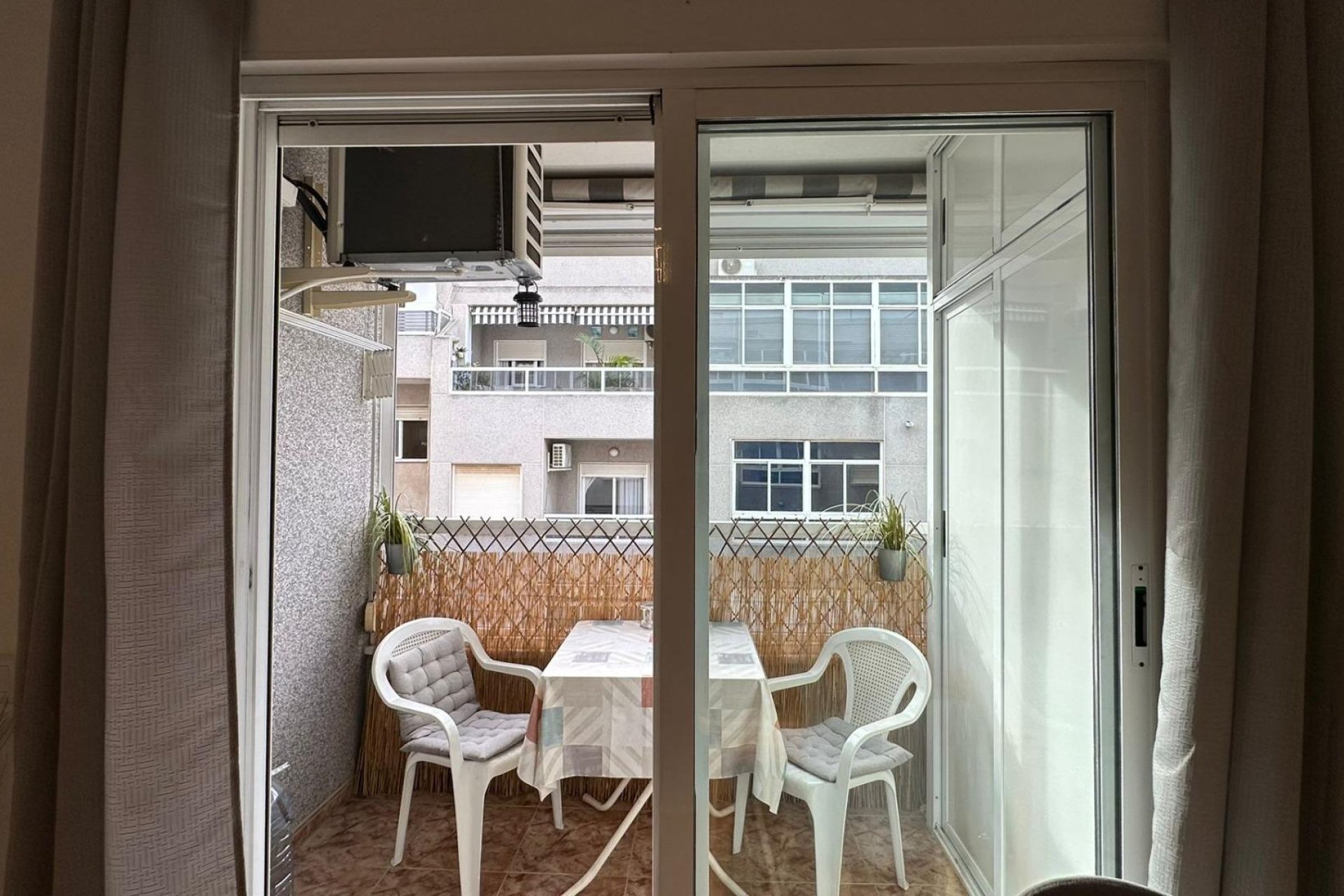 Revânzare - Apartament -
Torrevieja - Estacion De Autobuses