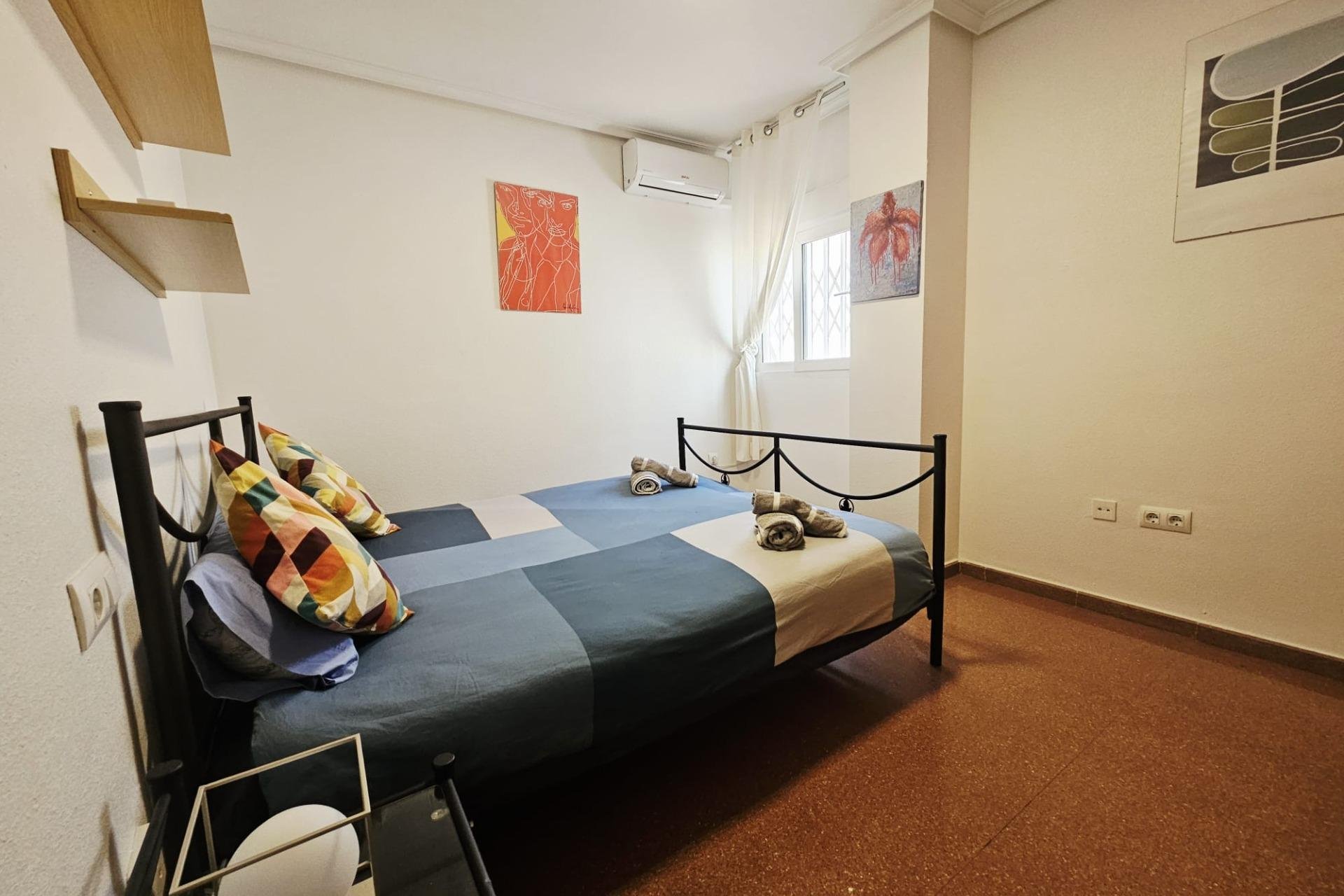 Revânzare - Apartament -
Torrevieja - Estacion De Autobuses