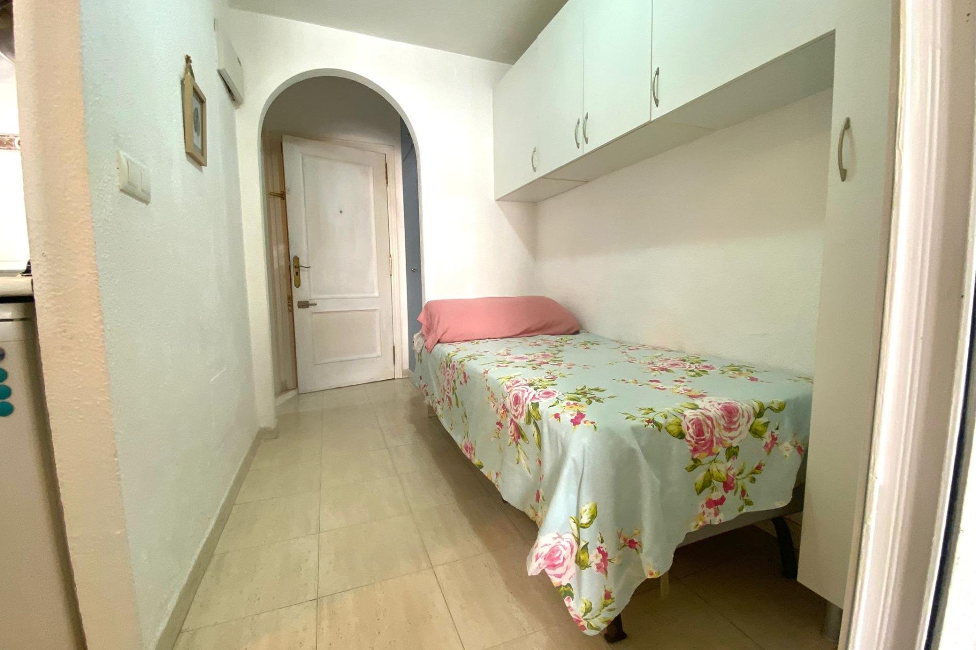 Revânzare - Apartament -
Torrevieja - Estacion De Autobuses