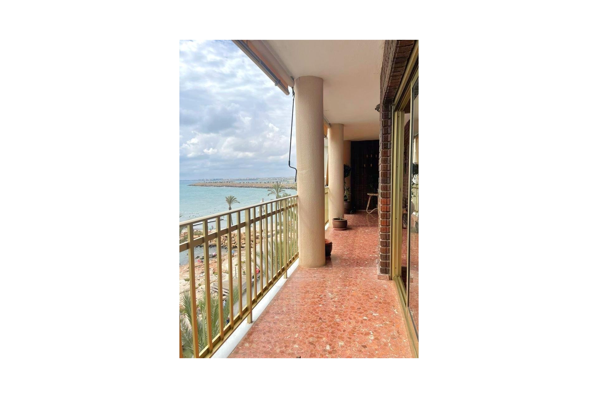 Revânzare - Apartament -
Torrevieja - Estacion De Autobuses