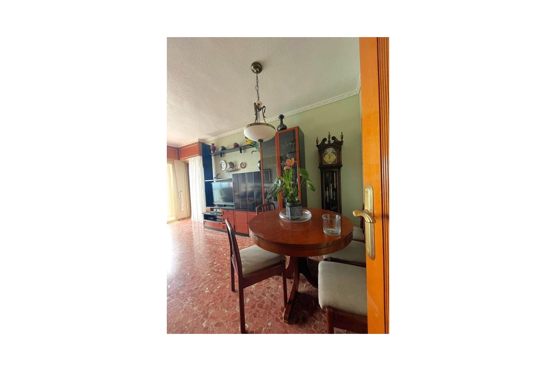 Revânzare - Apartament -
Torrevieja - Estacion De Autobuses