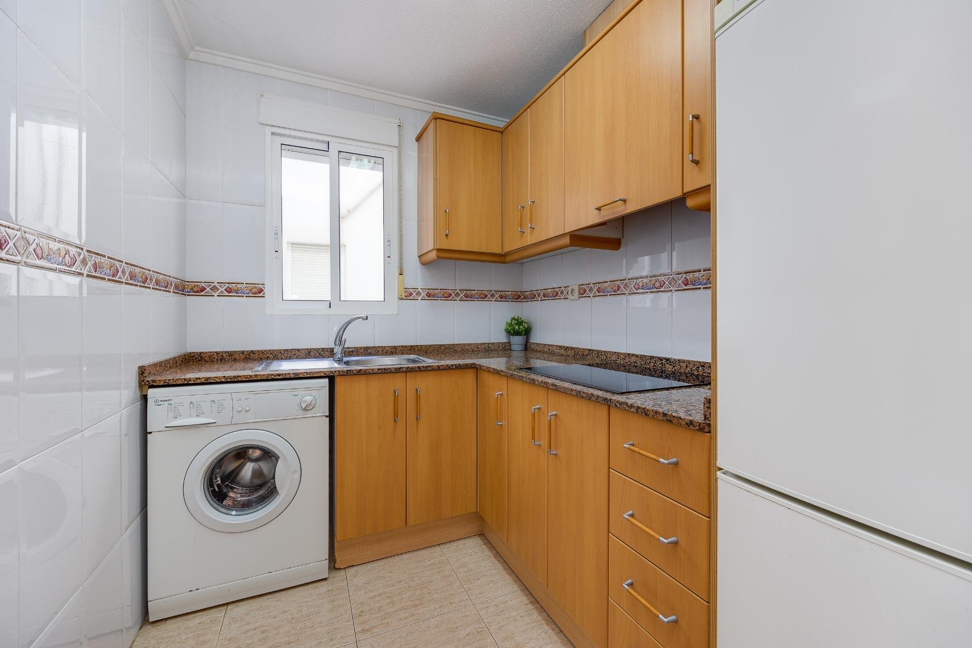 Revânzare - Apartament -
Torrevieja - Estacion De Autobuses