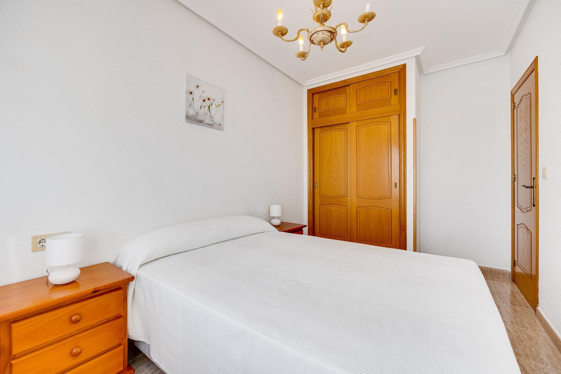 Revânzare - Apartament -
Torrevieja - Estacion De Autobuses