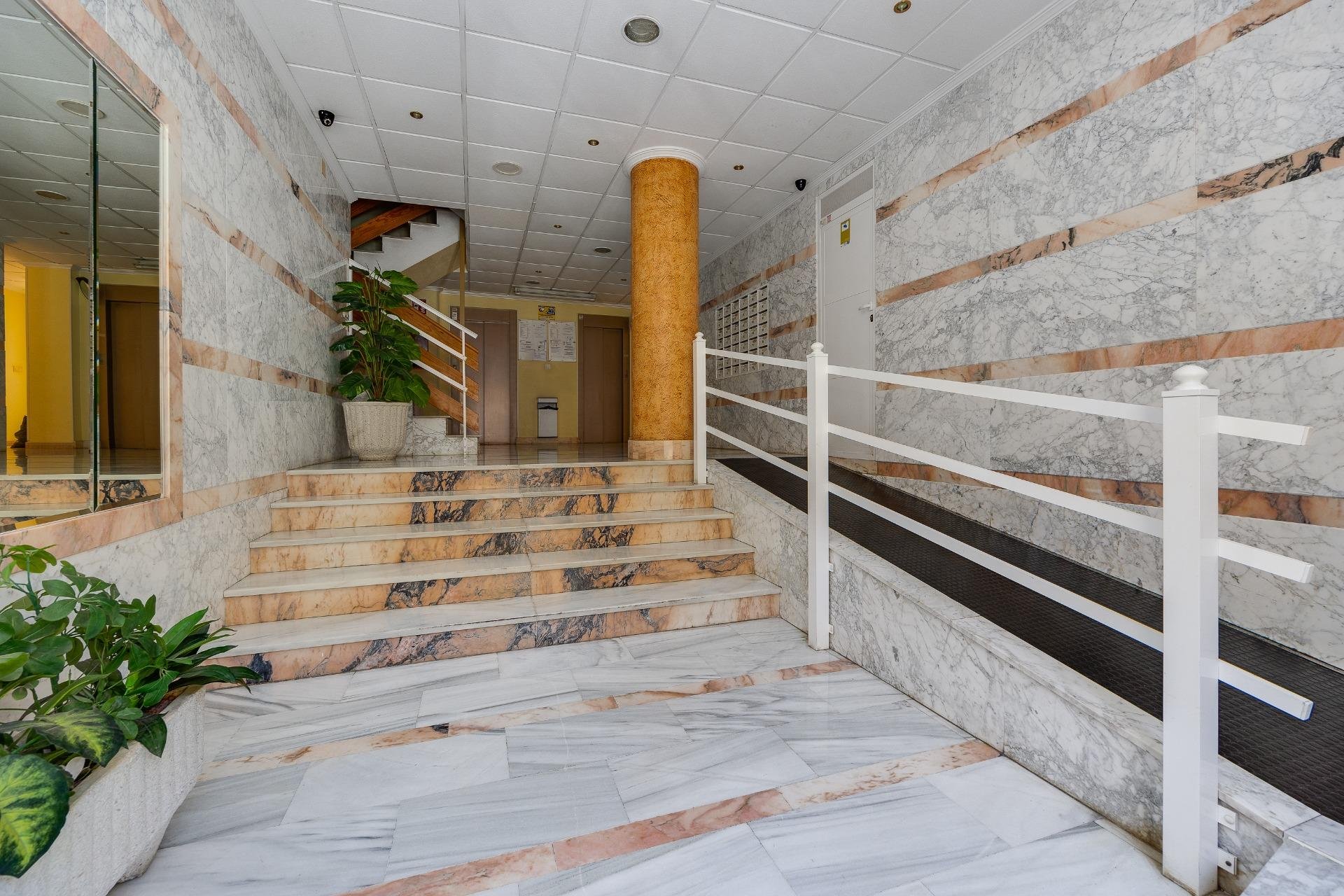 Revânzare - Apartament -
Torrevieja - Estacion De Autobuses