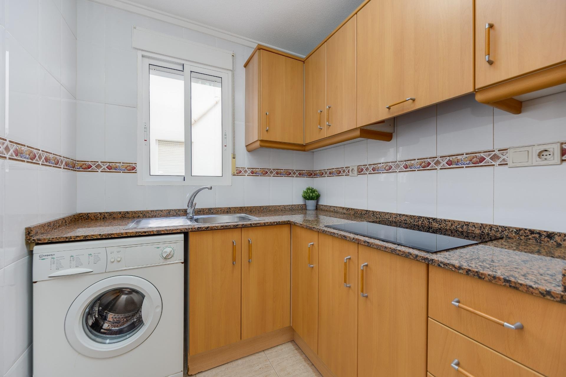 Revânzare - Apartament -
Torrevieja - Estacion De Autobuses