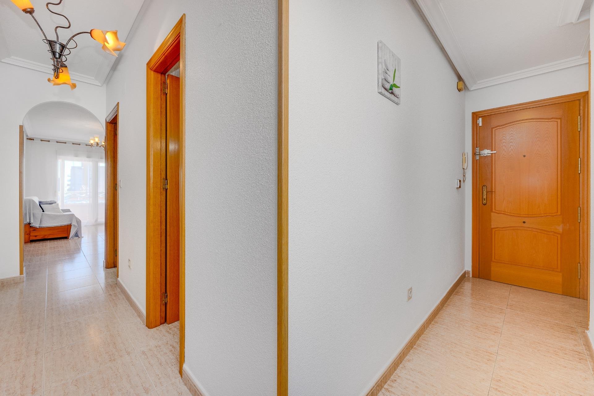 Revânzare - Apartament -
Torrevieja - Estacion De Autobuses