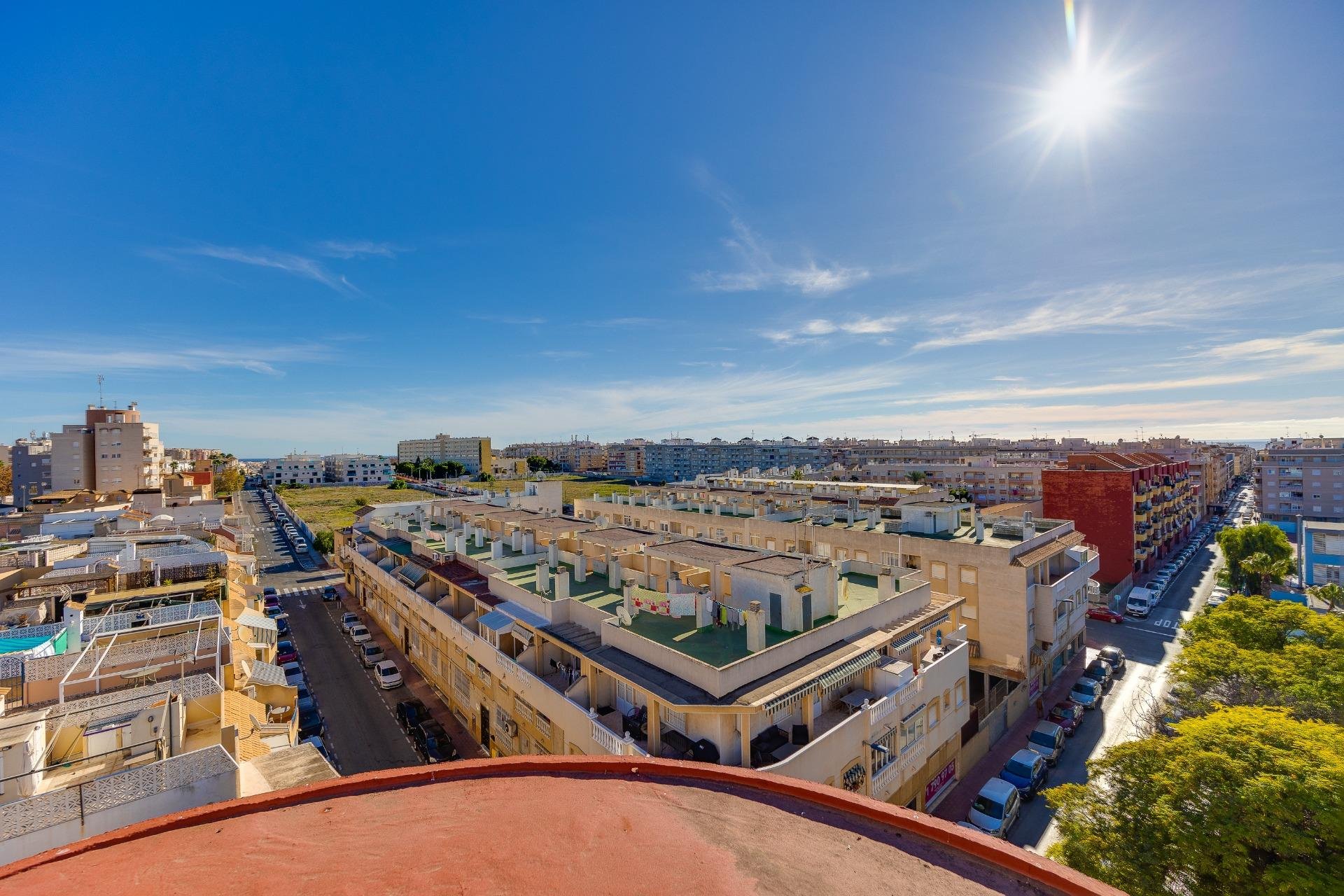 Revânzare - Apartament -
Torrevieja - Estacion De Autobuses