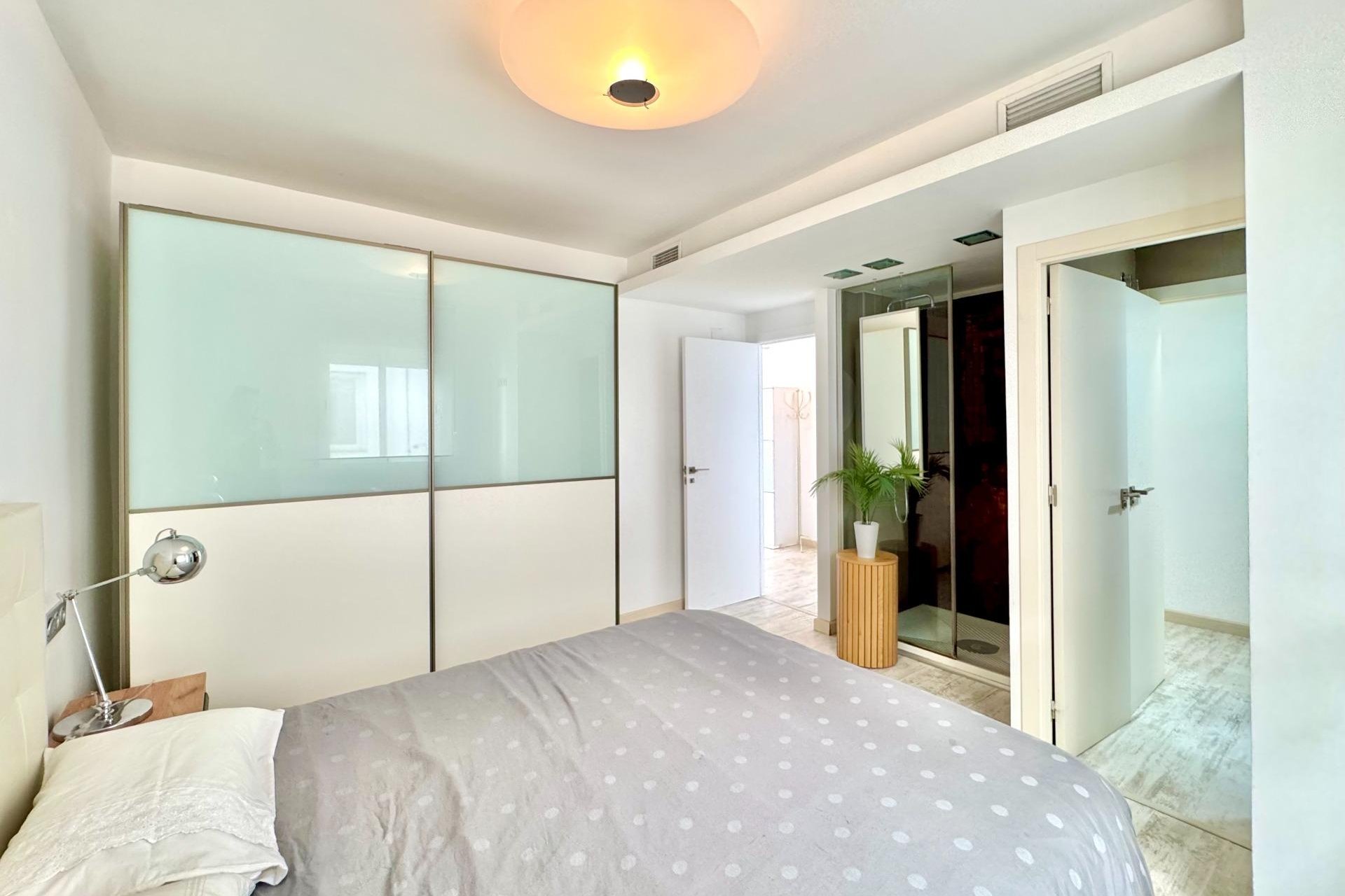 Revânzare - Apartament -
Torrevieja - Estacion De Autobuses