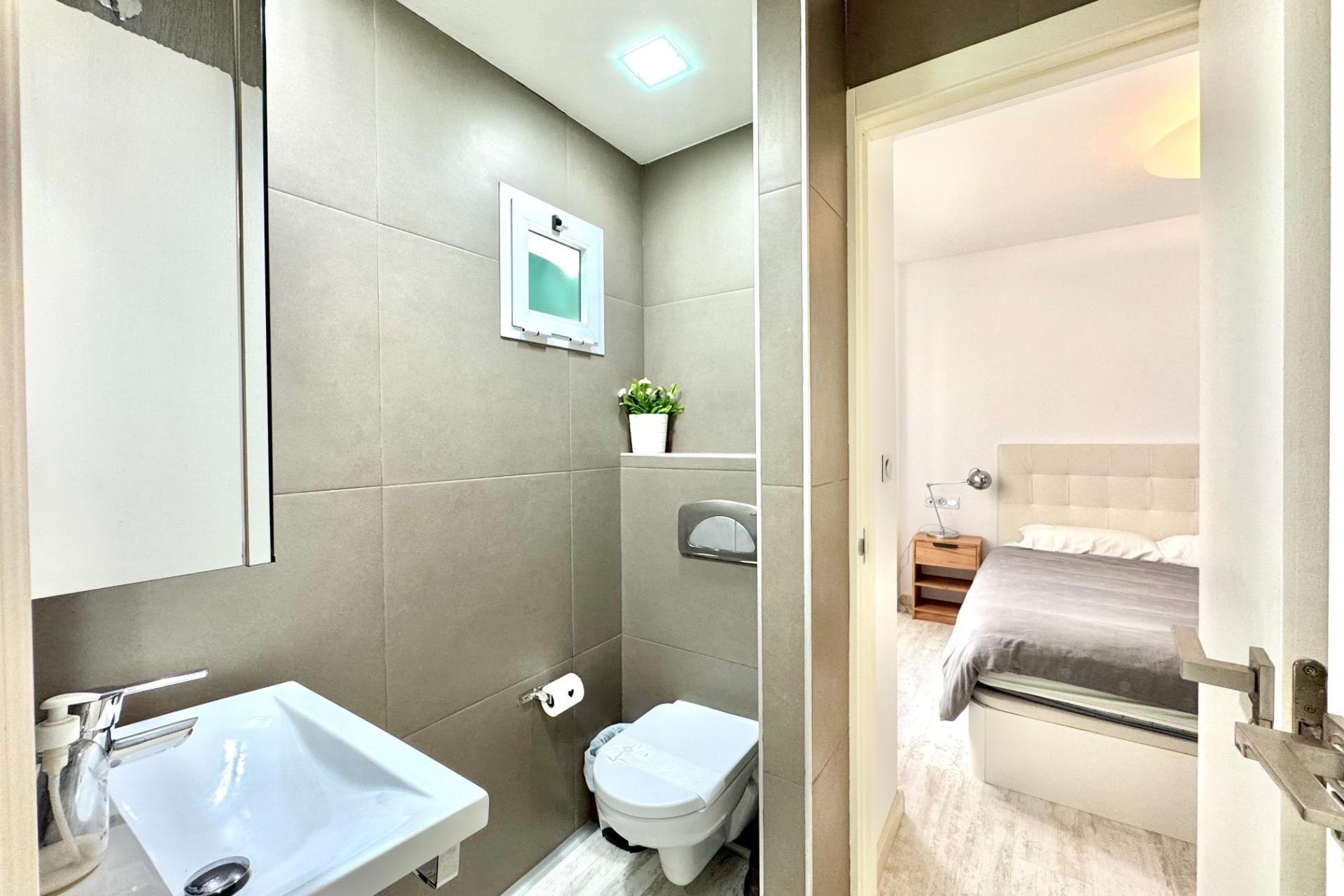 Revânzare - Apartament -
Torrevieja - Estacion De Autobuses