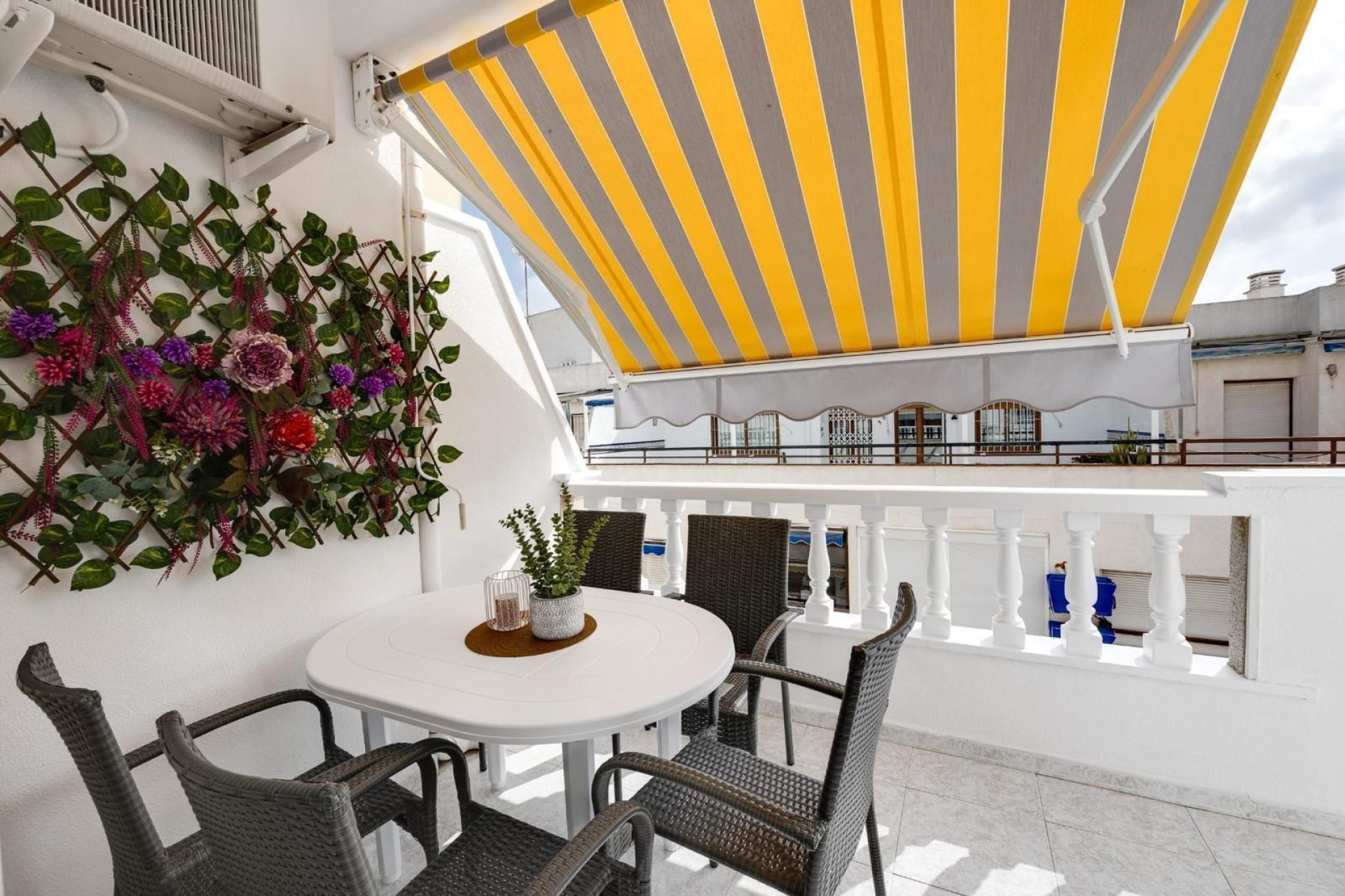 Revânzare - Apartament -
Torrevieja - Estacion De Autobuses