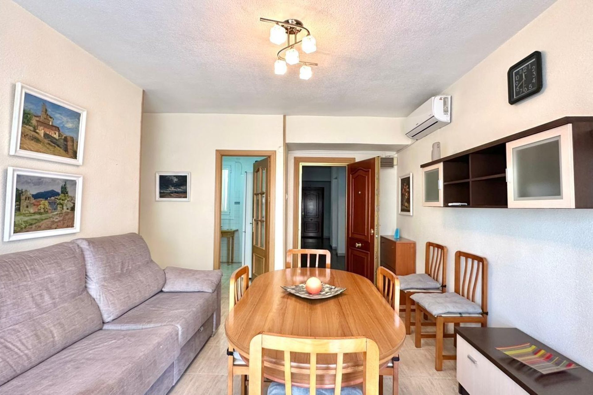 Revânzare - Apartament -
Torrevieja - Estacion De Autobuses