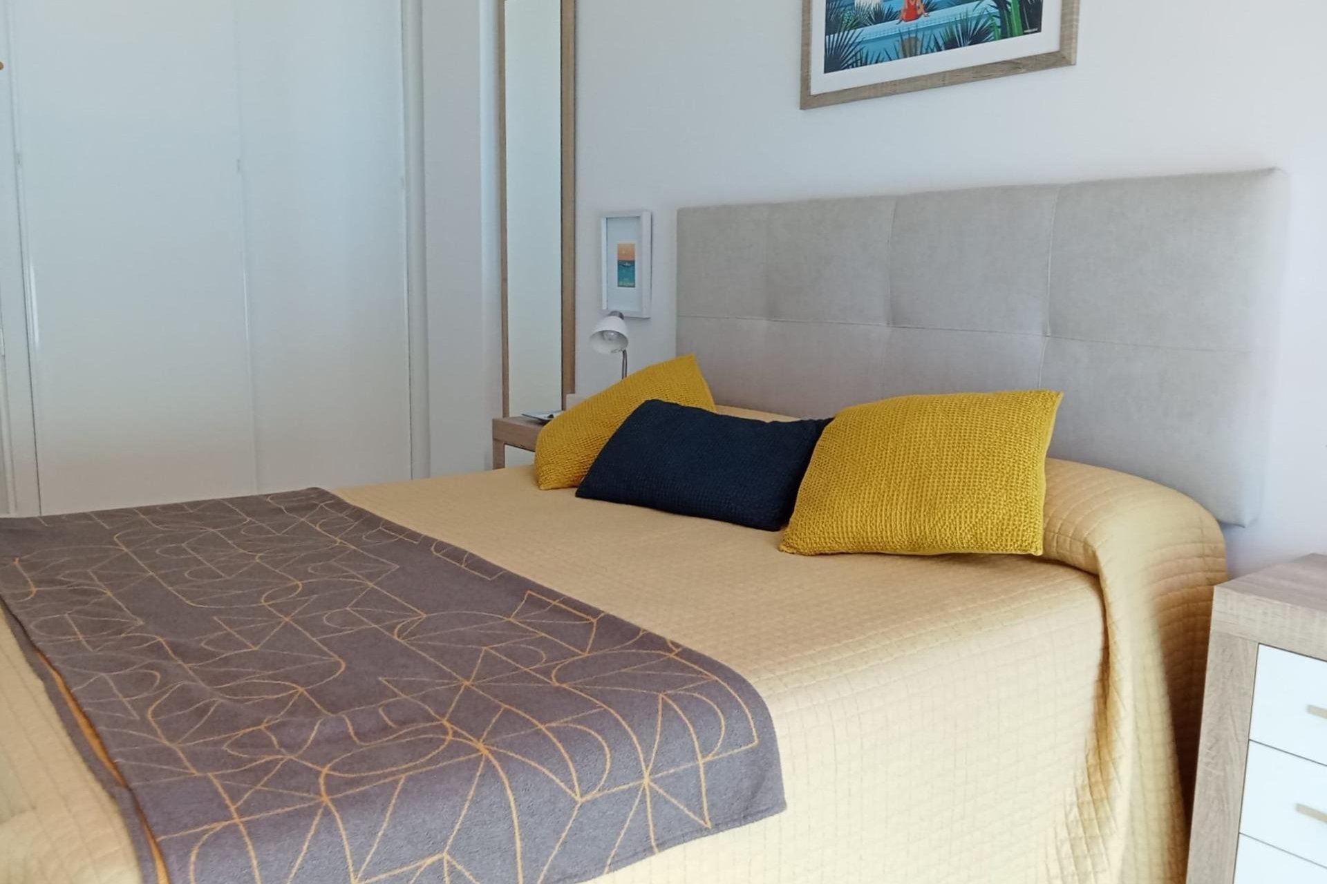 Revânzare - Apartament -
Torrevieja - Estacion De Autobuses