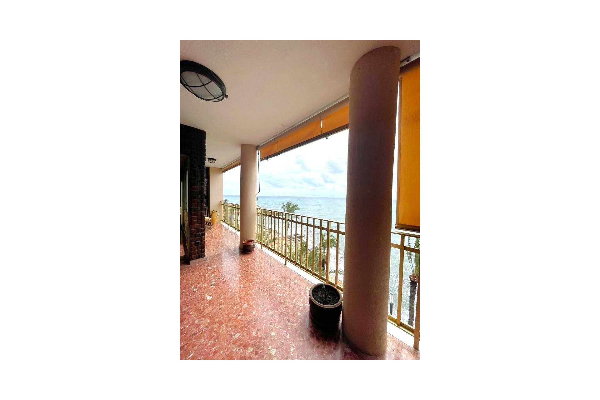 Revânzare - Apartament -
Torrevieja - Estacion De Autobuses