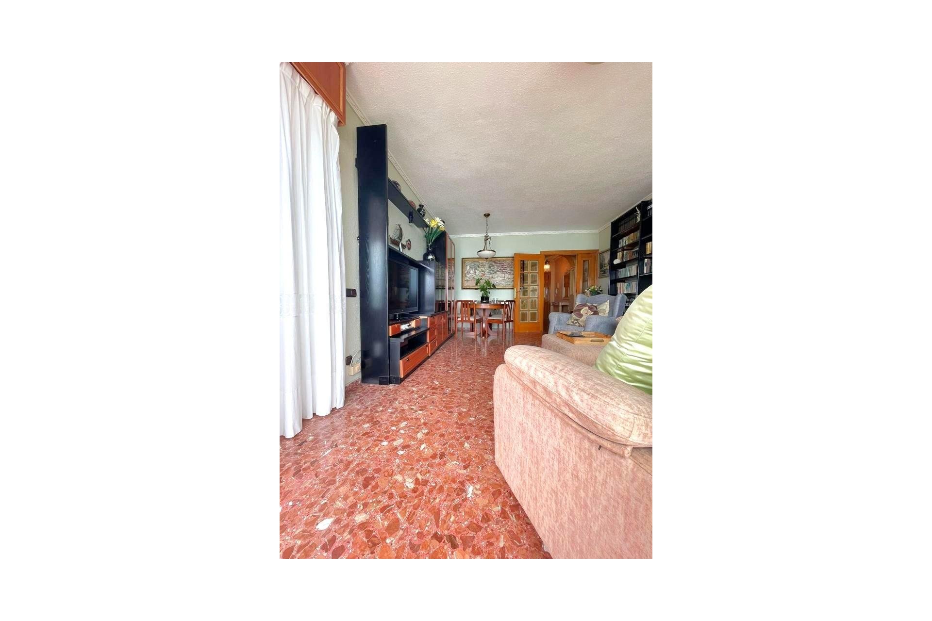 Revânzare - Apartament -
Torrevieja - Estacion De Autobuses