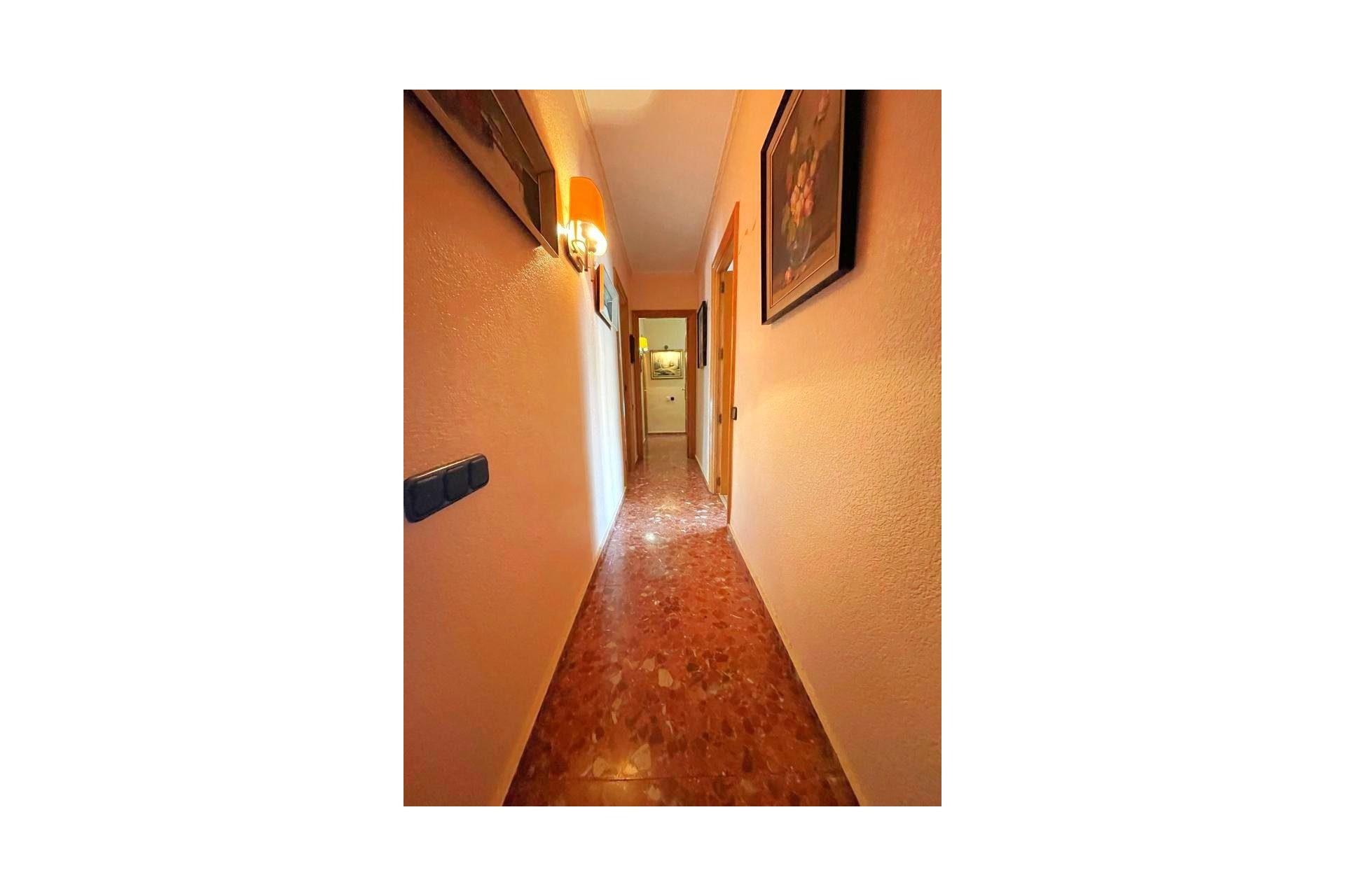 Revânzare - Apartament -
Torrevieja - Estacion De Autobuses