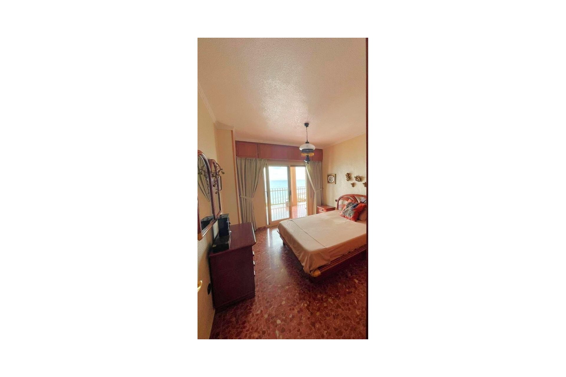 Revânzare - Apartament -
Torrevieja - Estacion De Autobuses