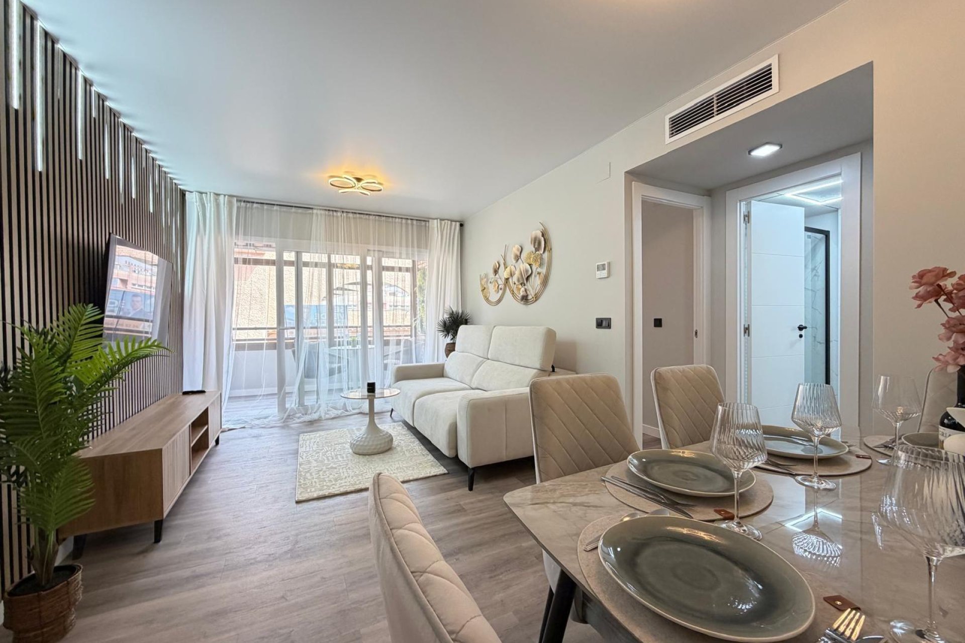 Revânzare - Apartament -
Torrevieja - Estacion De Autobuses