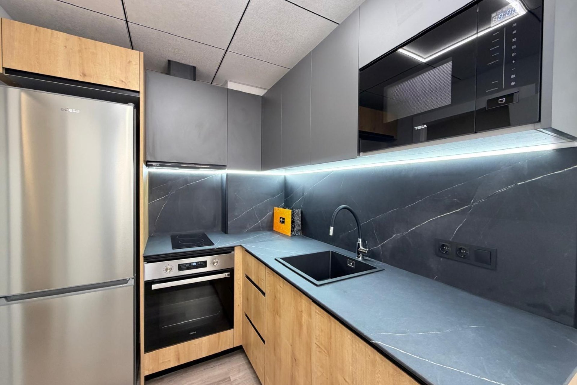 Revânzare - Apartament -
Torrevieja - Estacion De Autobuses
