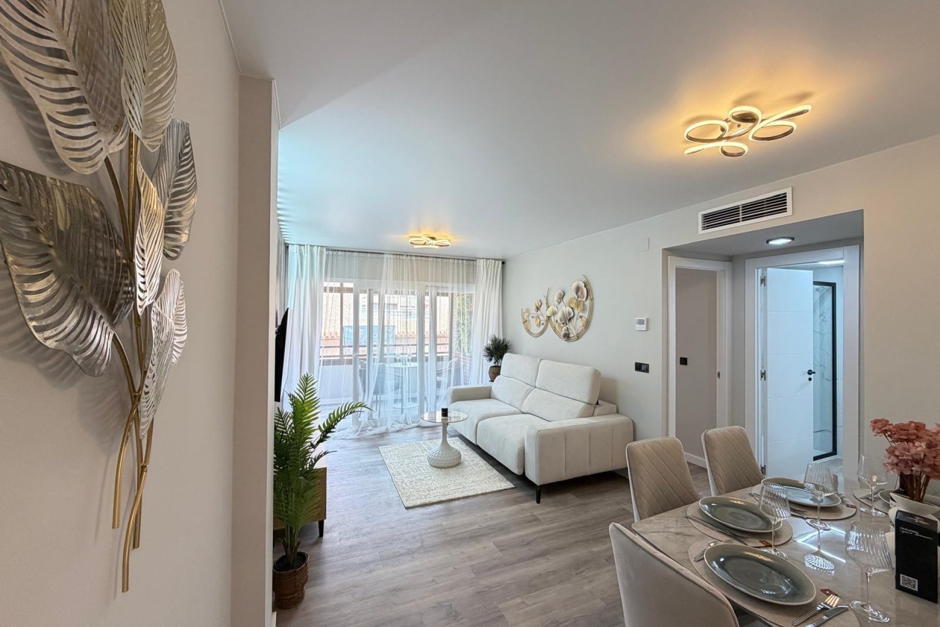Revânzare - Apartament -
Torrevieja - Estacion De Autobuses